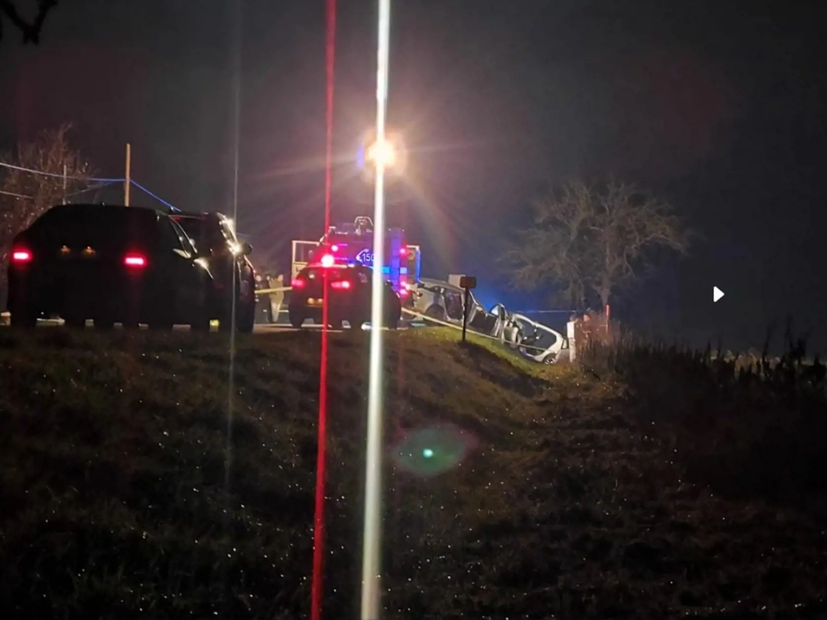 K tragickej dopravnej nehode dvoch osobných motorových vozidiel došlo v nedeľu podvečer na ceste v Behynciach, časti Tornale.