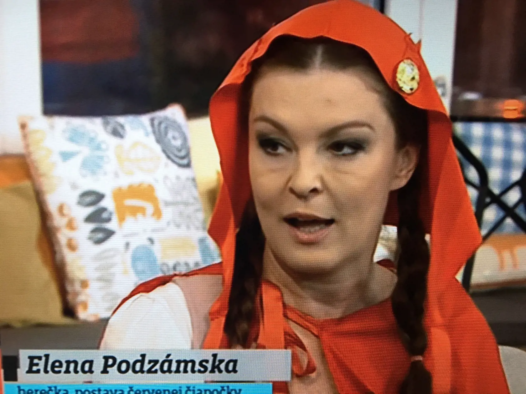 Napriek tomu, že Podzámska hrá v divadelnom predstavení malé dievčatko, starnutie už veru nezastaví.