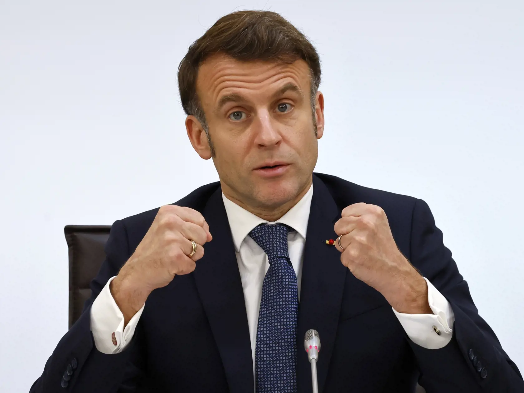 WA 21 Paríž - Francúzsky prezident Emmanuel Macron gestikuluje počas prejavu na medzinárodnej konferencii o Sýrii v Paríži vo štvrtok 13. februára 2025. FOTO TASR/AP 


France's President Emmanuel Macron gestures as he delivers a speech during the International Conference on Syria at the Ministerial Conference Center, in Paris, France, Thursday, Feb. 13, 2025. (Ludovic Marin, Pool Photo via AP)