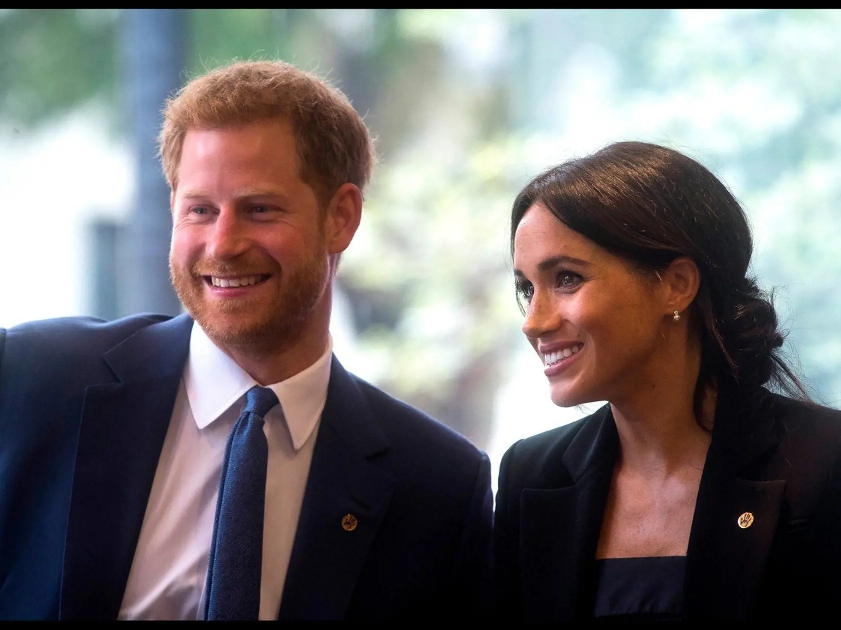 Harry a Meghan sa medzi deťmi cítia skvelo. Na svoje vlastné si zrejme ešte nejaký čas počkajú.