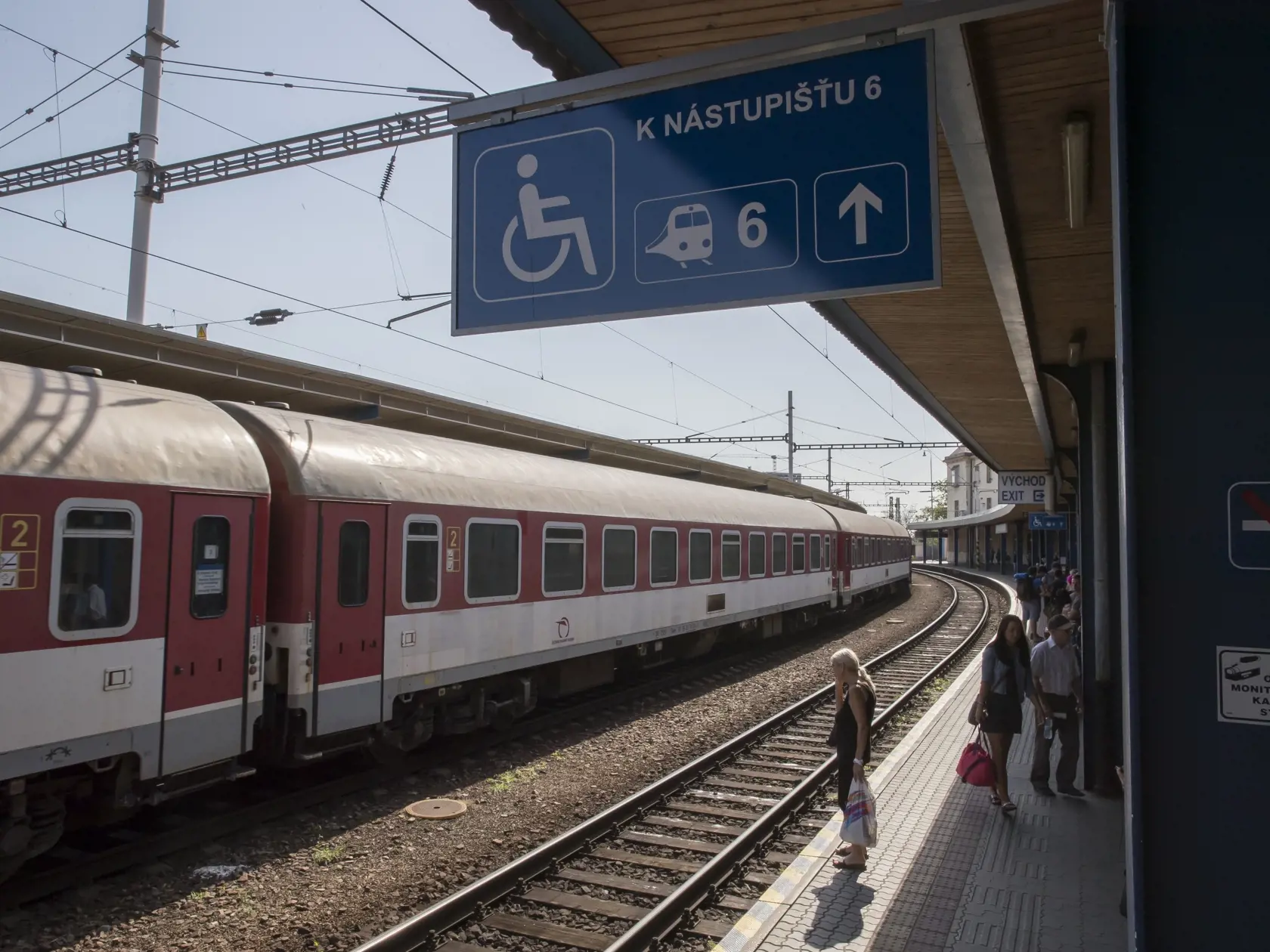 Hlavná stanica v Bratislave je pre verejnosť hanbou: Vstupnú bránu do mesta si mnohí predstavujú inak.