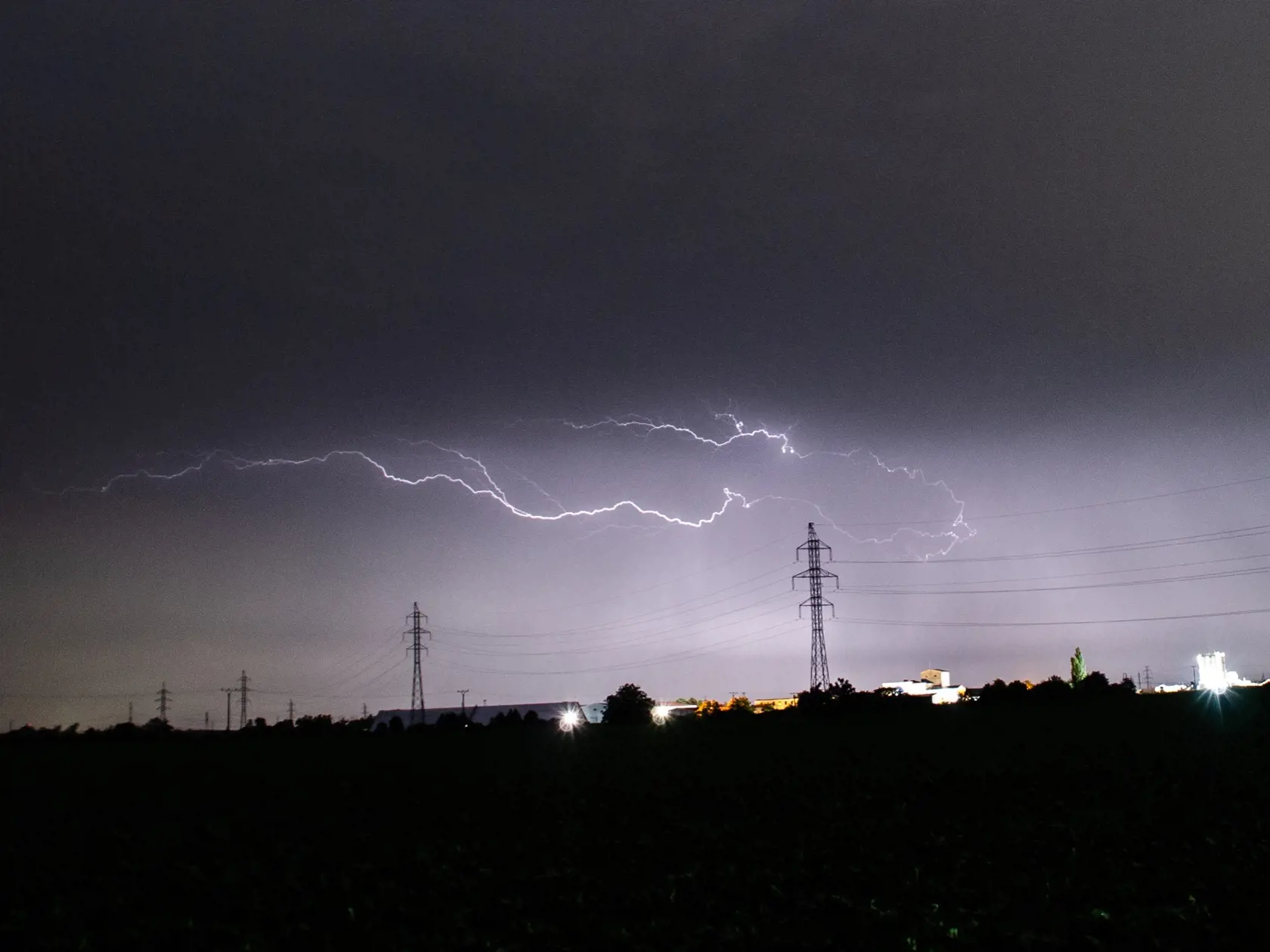 Blesky nad Trnavou.
