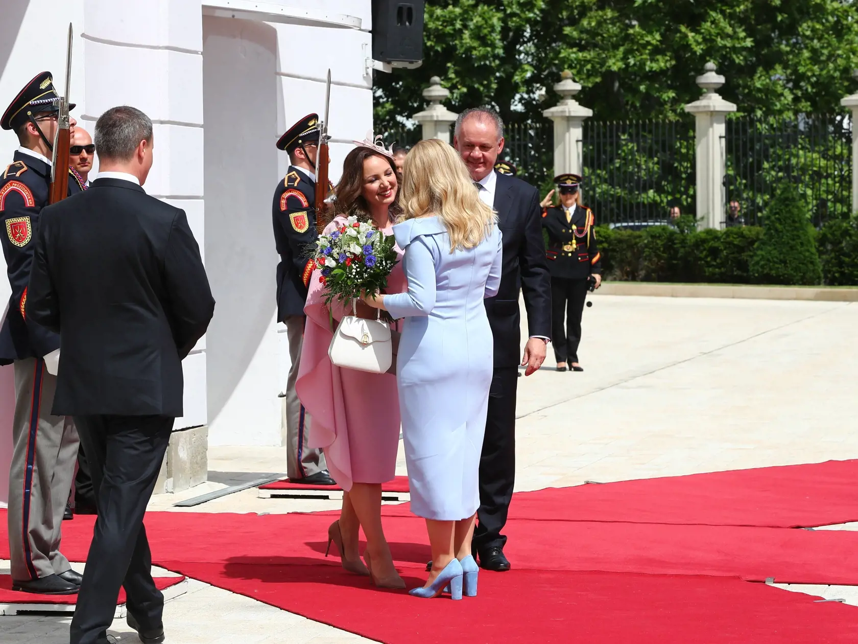 Prezidentka Zuzana Čapuotvá dnes navštívila základnú školu v Smoleniciach.