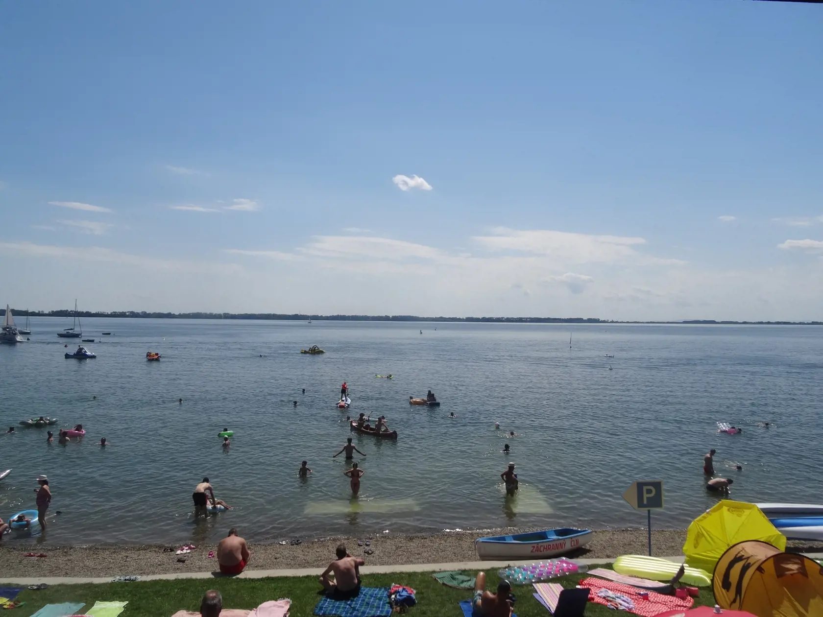 V horúčavách, ktoré momentálne panujú na našom území, je voda a kúpanie najvyhľadávanejším spôsobom oddychu a ochladenia.