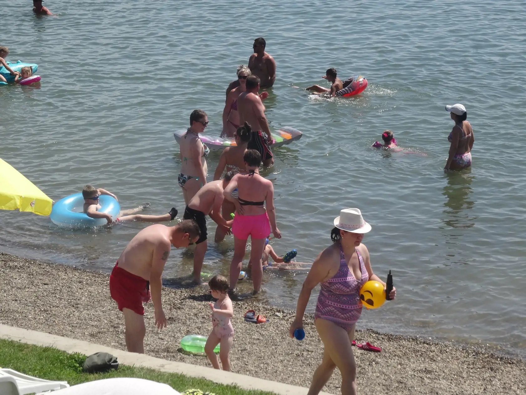 V horúčavách, ktoré momentálne panujú na našom území, je voda  a kúpanie najvyhľadávanejším spôsobom oddychu a ochladenia.