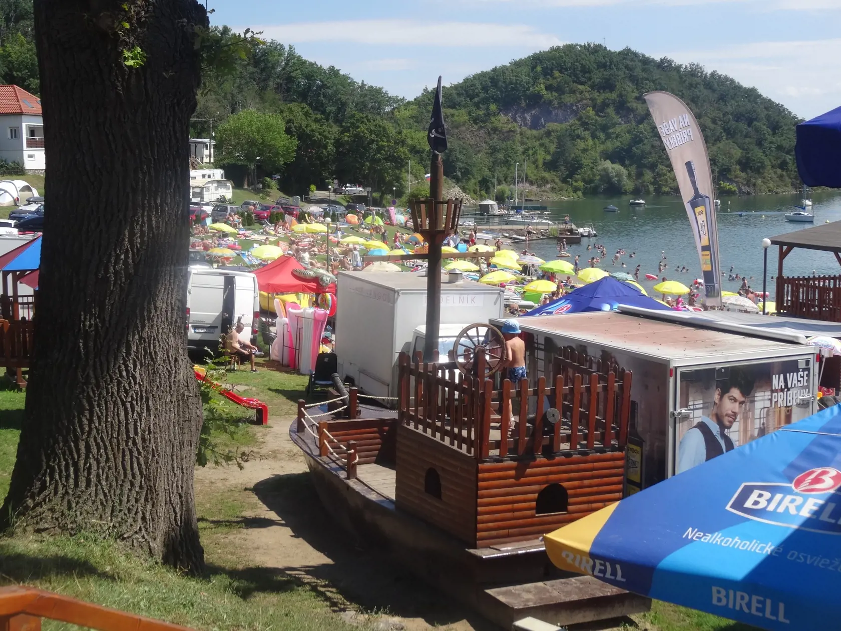 V horúčavách, ktoré momentálne panujú na našom území, je voda  a kúpanie najvyhľadávanejším spôsobom oddychu a ochladenia.