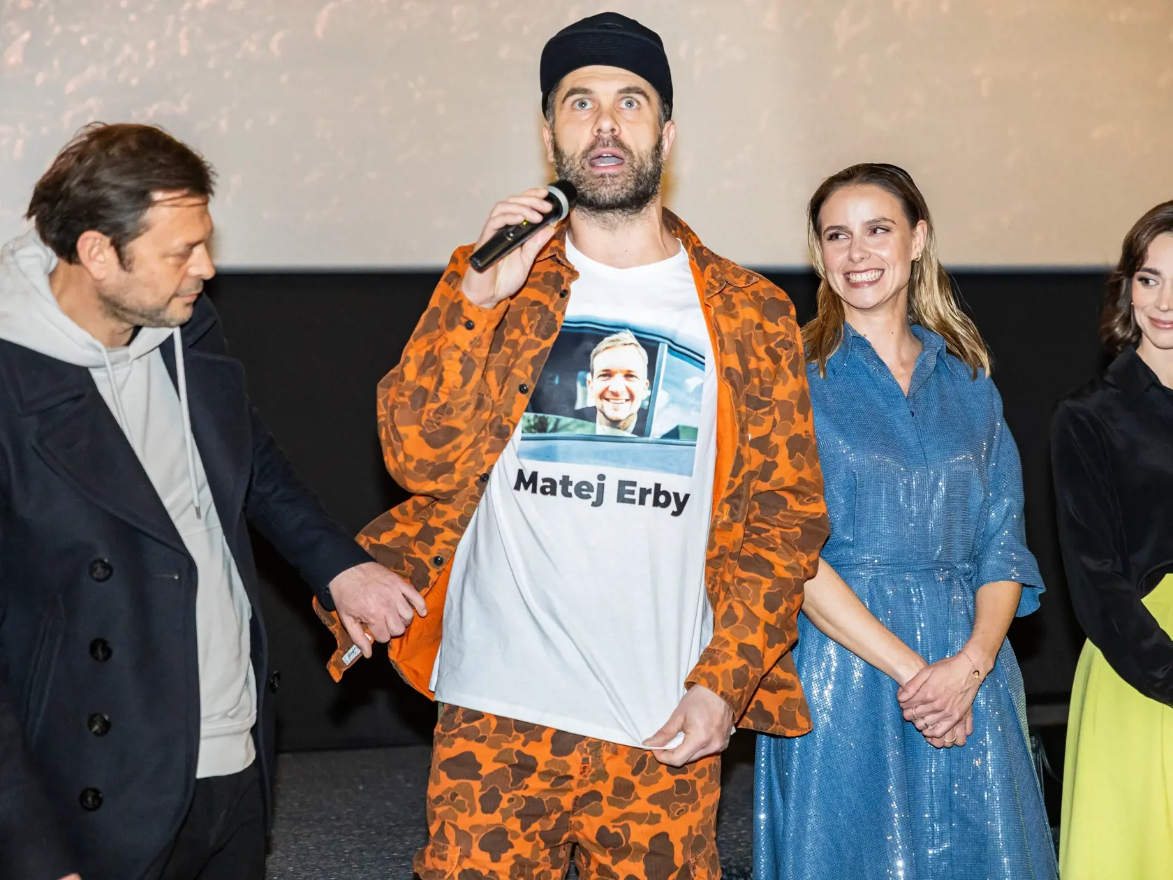 Premiéra seriálu “VINA” v Bratislave. Na snímke Ján Dobrík, Alexander Bárta, Nela Pocisková a Gabriela Marcinková.