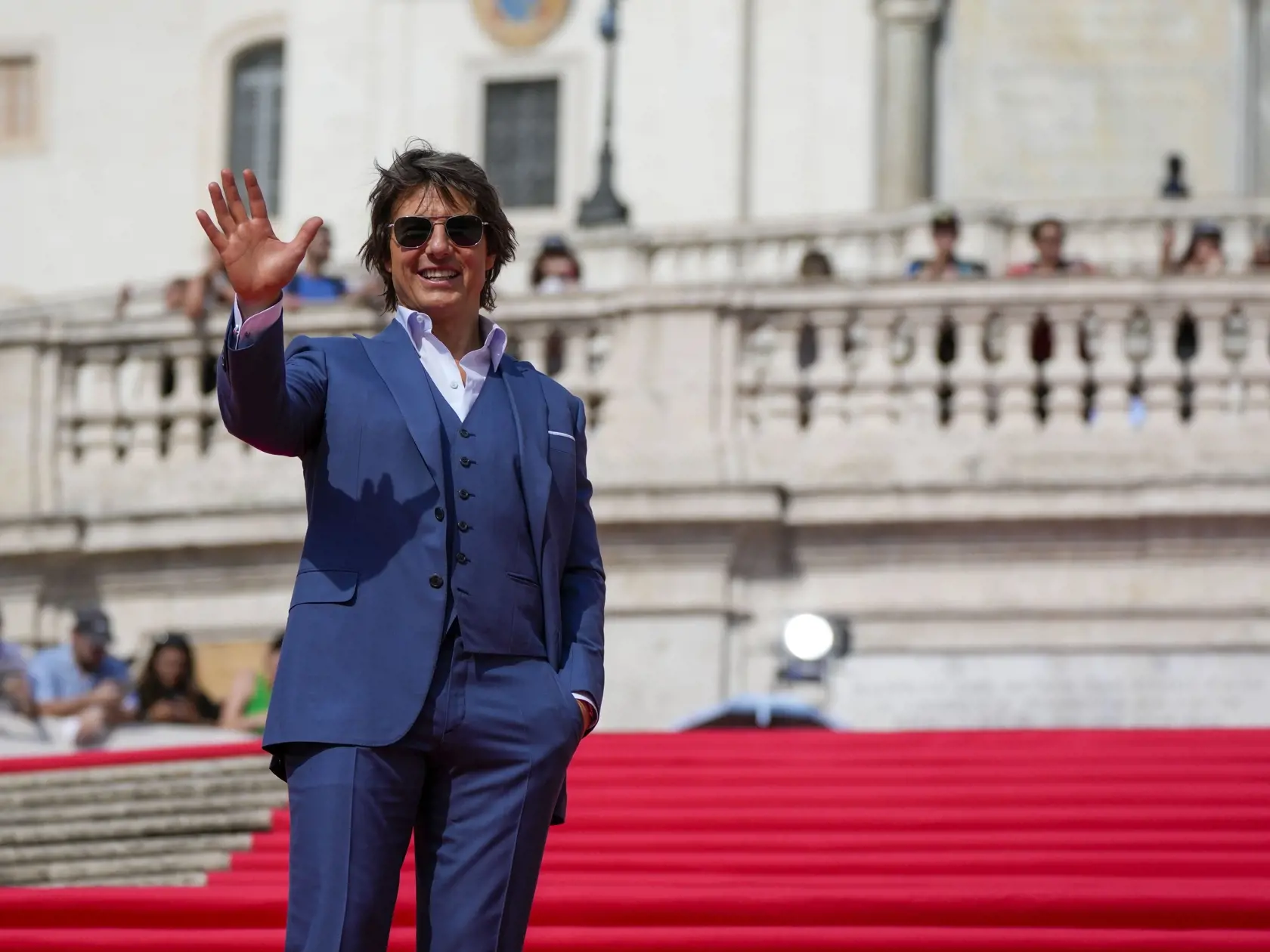 WA 20 Rím - Americký herec Tom Cruise pózuje fotografom počas svetovej premiéry siedmeho dielu filmovej série Mission: Impossible s názvom Mission: Impossible Odplata - Prvá časť (Mission: Impossible – Dead Reckoning Part One) na Španielskych schodoch v Ríme v pondelok 19. júna 2023. FOTO TASR/AP 

Actor Tom Cruise poses for photographers on the red carpet of the world premiere for the movie "Mission: Impossible - Dead Reckoning" at the Spanish Steps in Rome Monday, June 19, 2023. (AP Photo/Ales