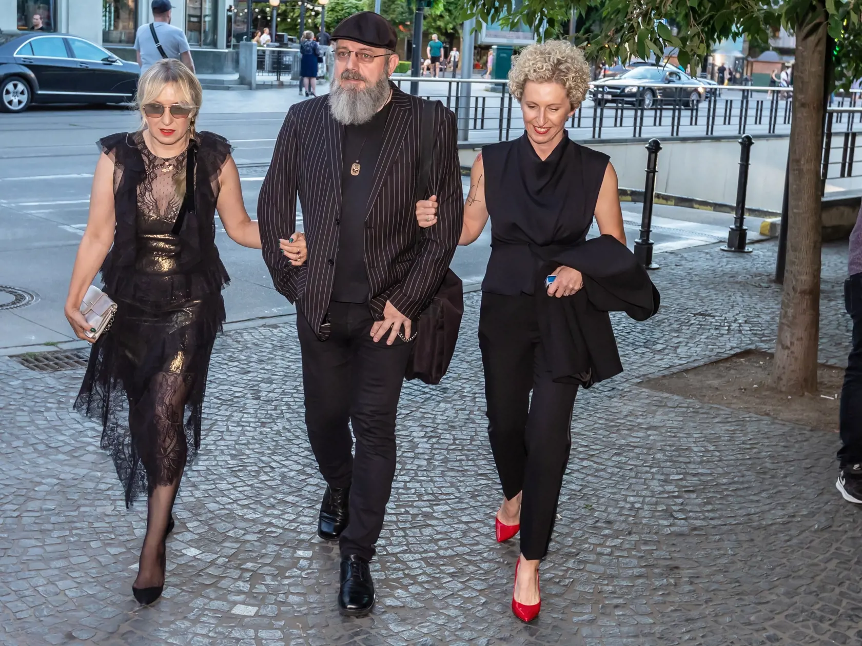V Bratislavskej redute sa konalo odovzdávanie ocenení Slovenka roka. Na snímke je vdova Katarína Žbirková, Rado Mešša a speváčka Martha. 