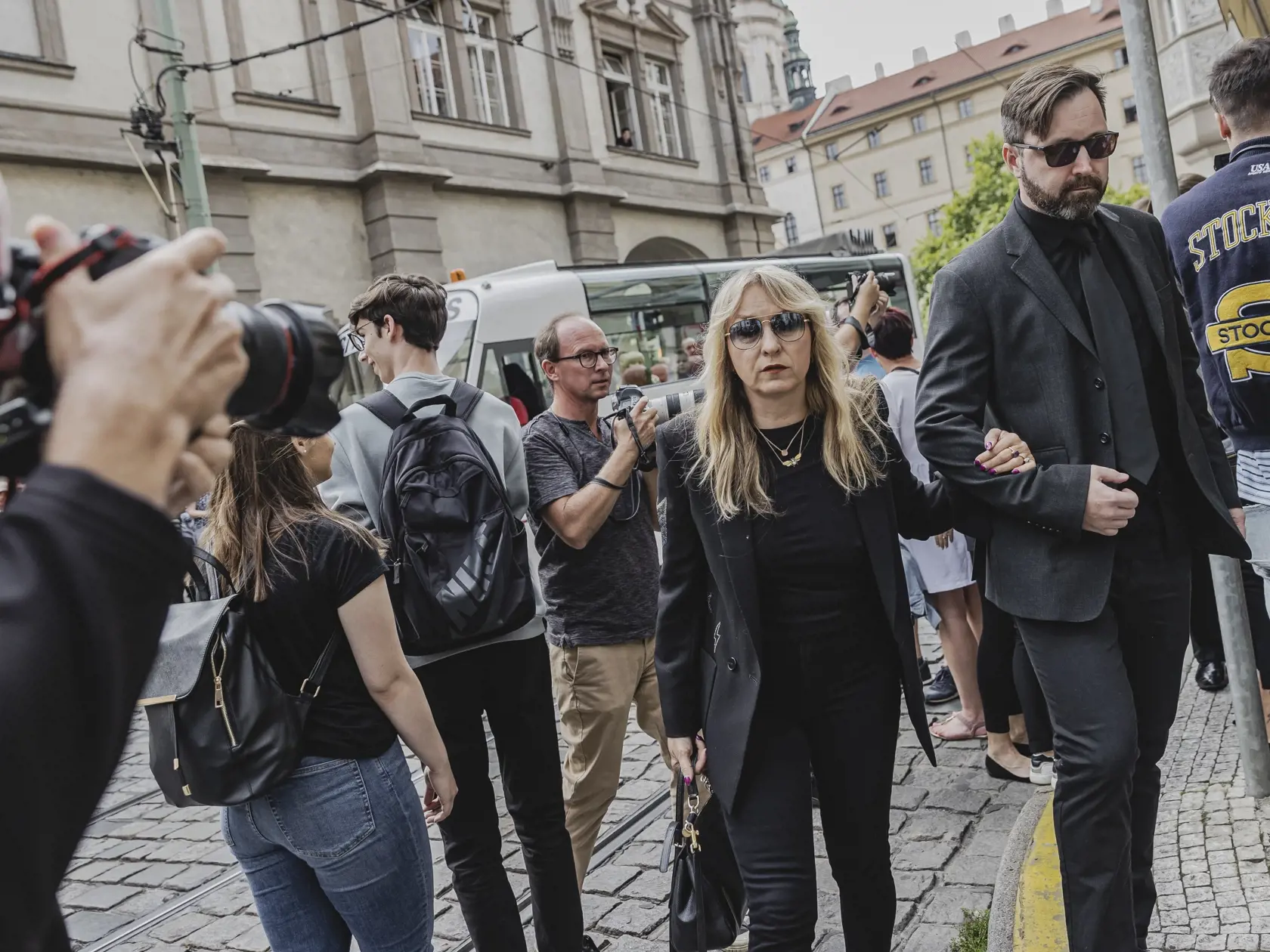 V pražskom kostole svatého Tomáše na Malé Straně sa konala súkromná zádušná omša za zosnulú česká speváčku Hanu Zagorovú. Zúčastnili sa jej členovia rodiny, najbližsí priatelia a kolegovia. Na snímke Kateřina Žbirková.