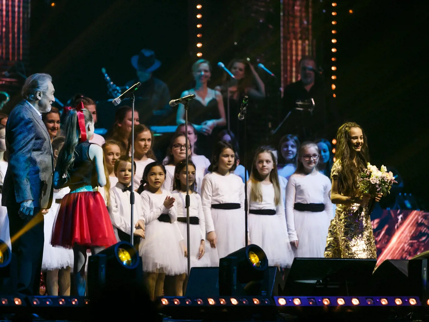 Už v roku 2016 prevzala slávika za chorého ocka, zahrala si v niektorých muzikáloch a pred pár mesiacmi naspievala s otcom dojímavý duet Srdce nehasnou.