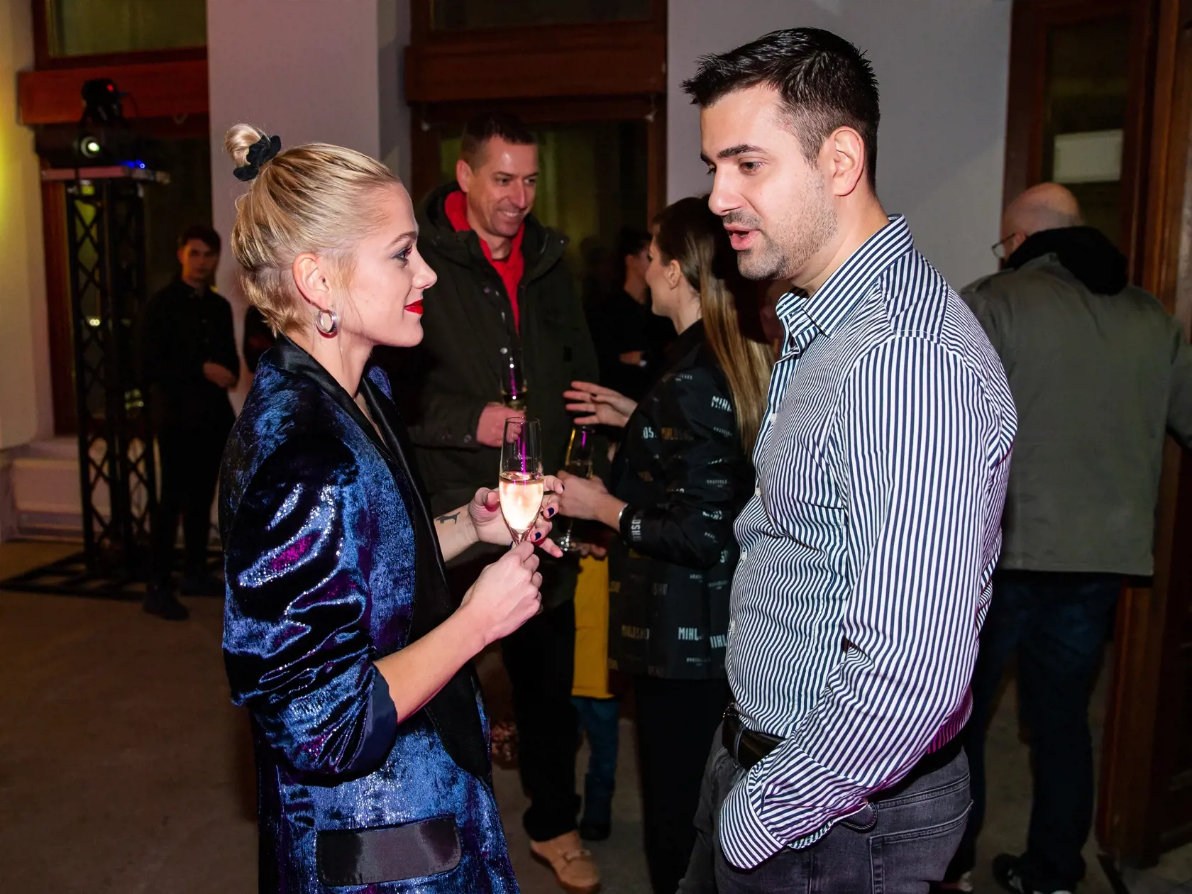 Speváčka Emma Drobná (25) zorganizovala pre priateľov veľkú párty. A milovníci pivka si tam prišli skutočne na svoje.