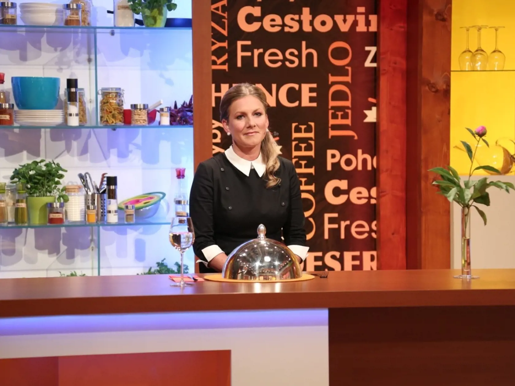 Zuzana sa objavuje v mnohých outfitoch, no najradšej má tie farebné.