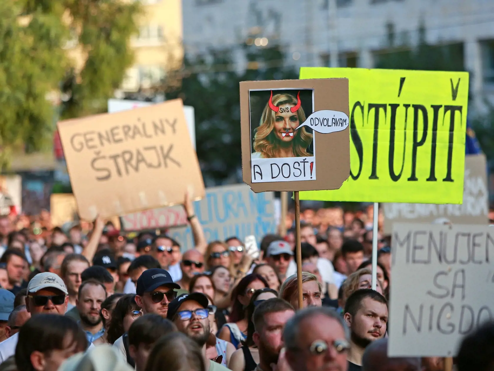 Vyše deväťtisíc ľudí prišlo na protest kultúrnej obce.
