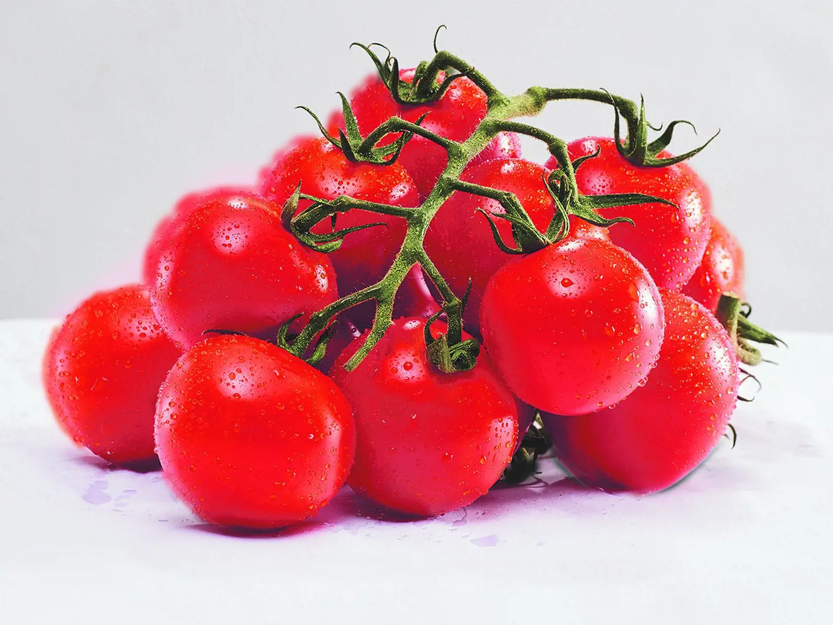 Cherry paradajky strapcové, balenie 300 g, zľava 42 %, cena po zľave za balenie 1,79 eura.