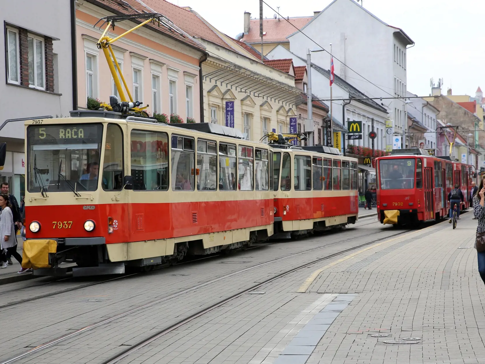 Električky zo Špitálskej sú presmerované na Obchodnú ulicu.
