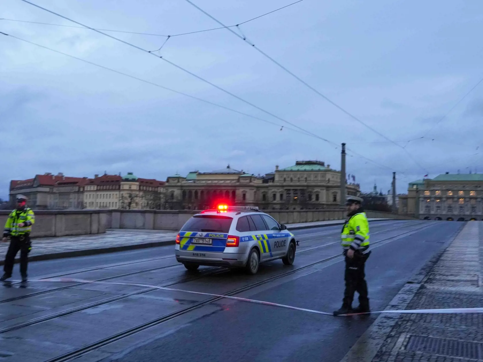 Polícia zneškodnila strelca, ktorý v Prahe zabil niekoľko ľudí