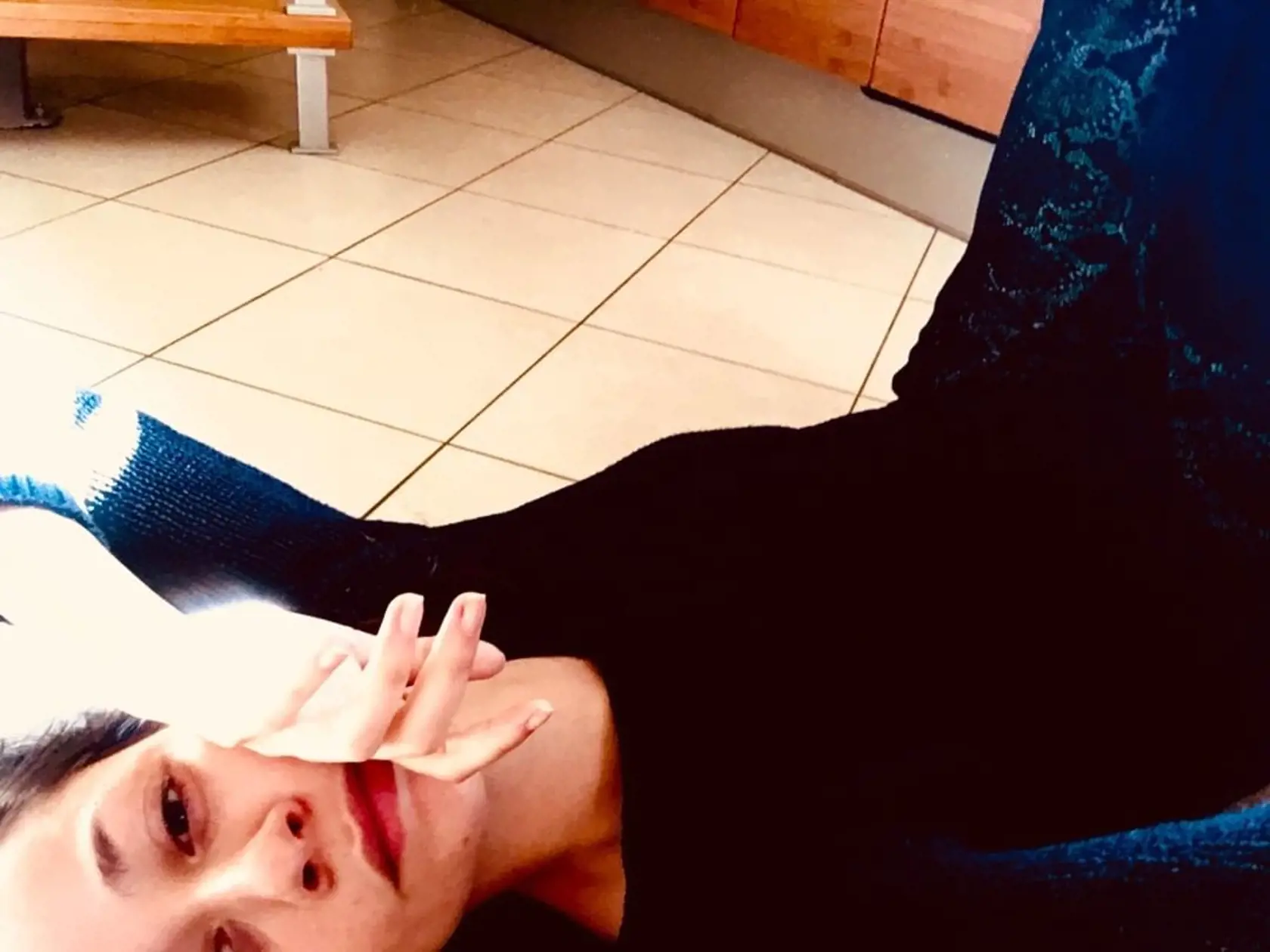 Angelika má vyštudovanú psychológiu.