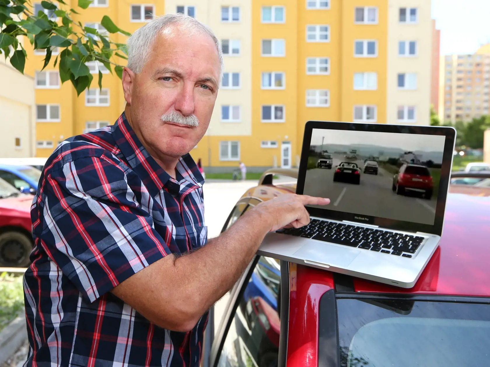 Dopravny analytik Jan Bazovsky sa vyjadril pre Plus JEDEN DEŇ v kauze PREDONST V JAZDE SANITKE. 