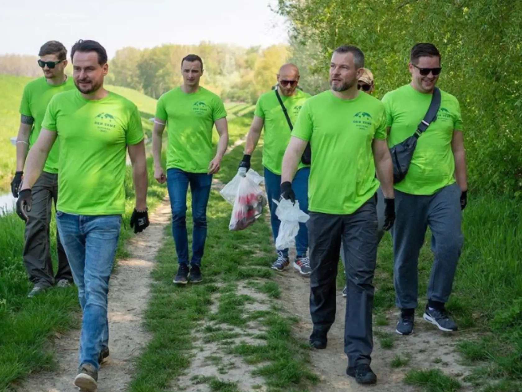 V upratovacej družine Petra Pellegriniho bolo rozhodne viac ako povolených 6 ľudí.