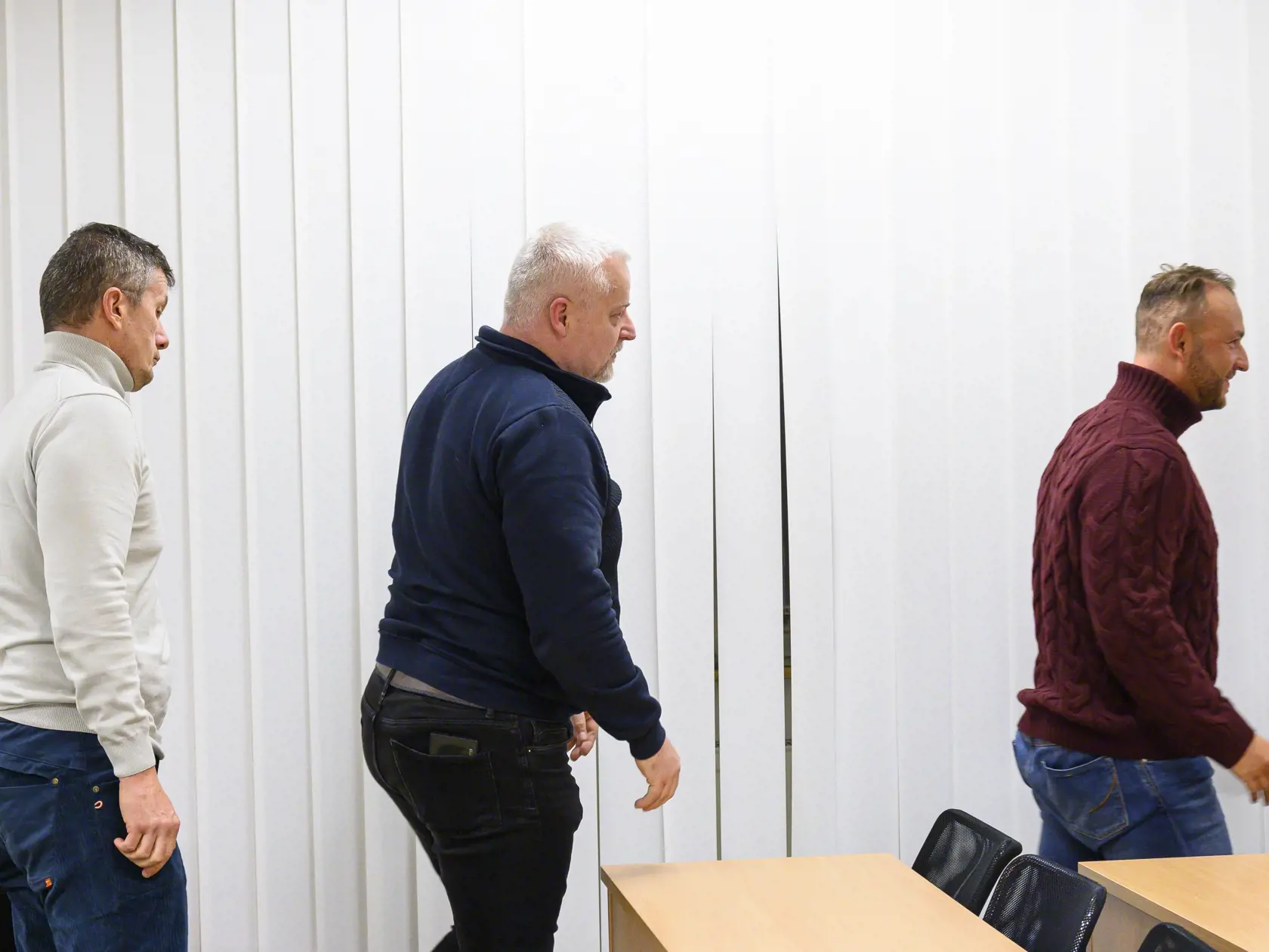 Na snímke zľava riaditeľ Úradu inšpekčnej služby Branislav Zurian, policajný prezident Ľubomír Solák a minister vnútra SR Matúš Šutaj Eštok (HLAS-SD) po mimoriadnom vyhlásení k aktuálnej situácii v Poprade 18. januára 2025. V súvislosti s tragédiou v Spišskej Starej Vsi končí vo funkcii prezident Policajného zboru (PZ) Ľubomír Solák. Rovnako s okamžitou platnosťou bude odvolaný riaditeľ Obvodného oddelenia PZ v Spišskej Starej Vsi. FOTO TASR - Michal Svítok