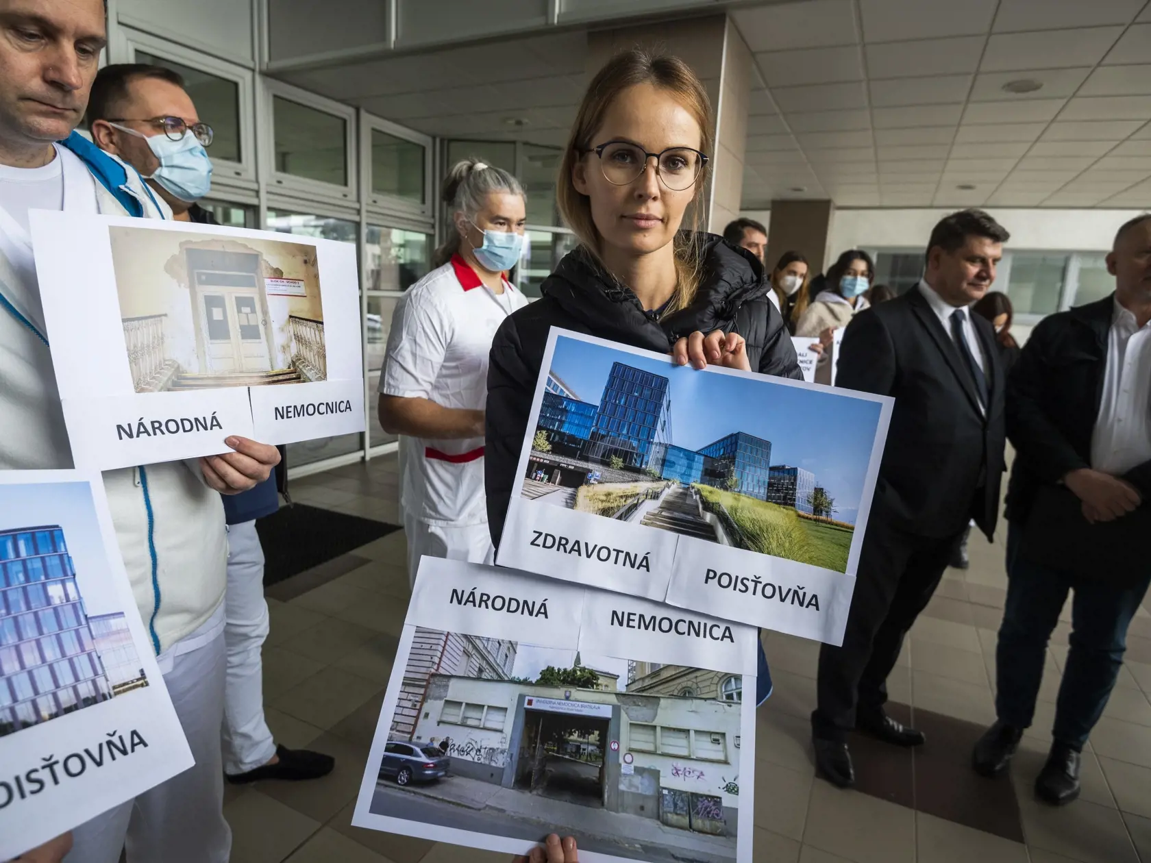 Na snímke detská chirurgička Lenka Fedorová počas tlačovej konferencie: Reakcia Lekárskeho odborového združenia (LOZ) na stredajšiu ponuku Igora Matoviča v Bratislave 24. novembra 2022. FOTO TASR - Jaroslav Novák