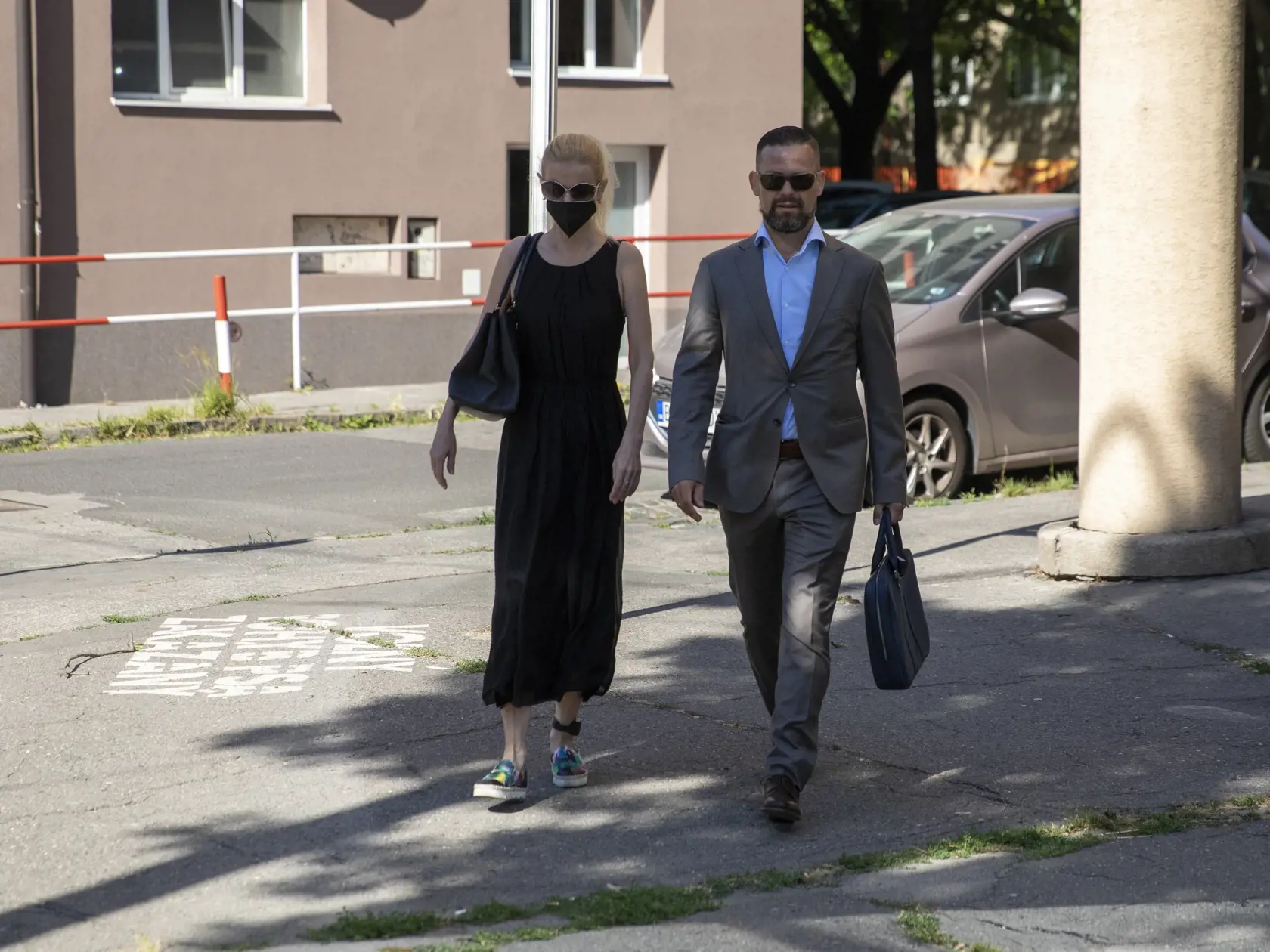 Monika Jankovská sa napokon z väzby dostala. Sudca pre prípravné konanie jej ale nariadil, aby nosila na nohe monitorovací náramok.