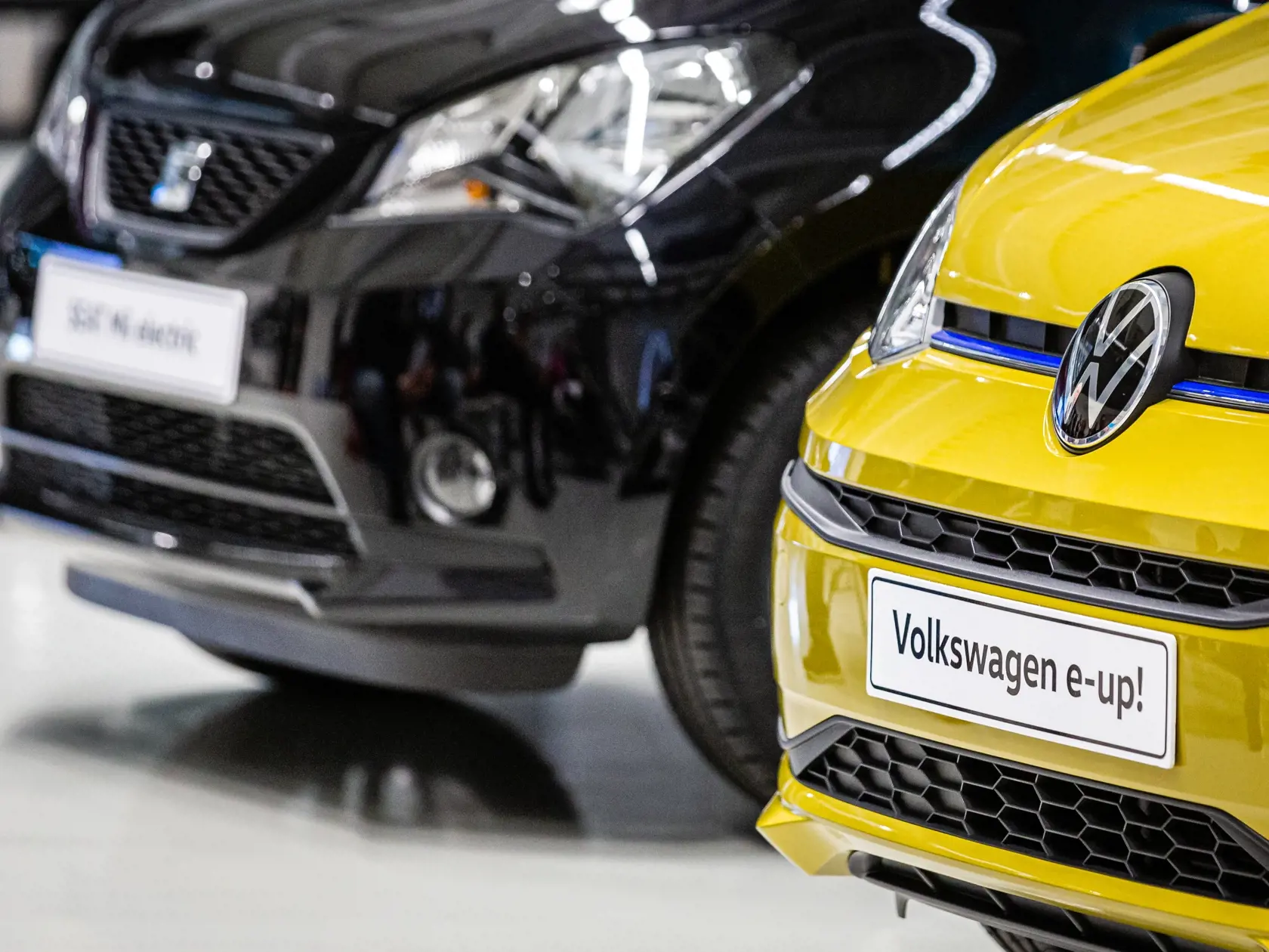 Naprieč Európou sa do októbra tohto roka predalo takmer 200–tisíc elektroáut a hybridov. Nový trend fascinuje aj čoraz viac Slovákov. Vyrábajú ich už aj u nás, dostupnejšie by mali byť aj vďaka štátnej dotácii.