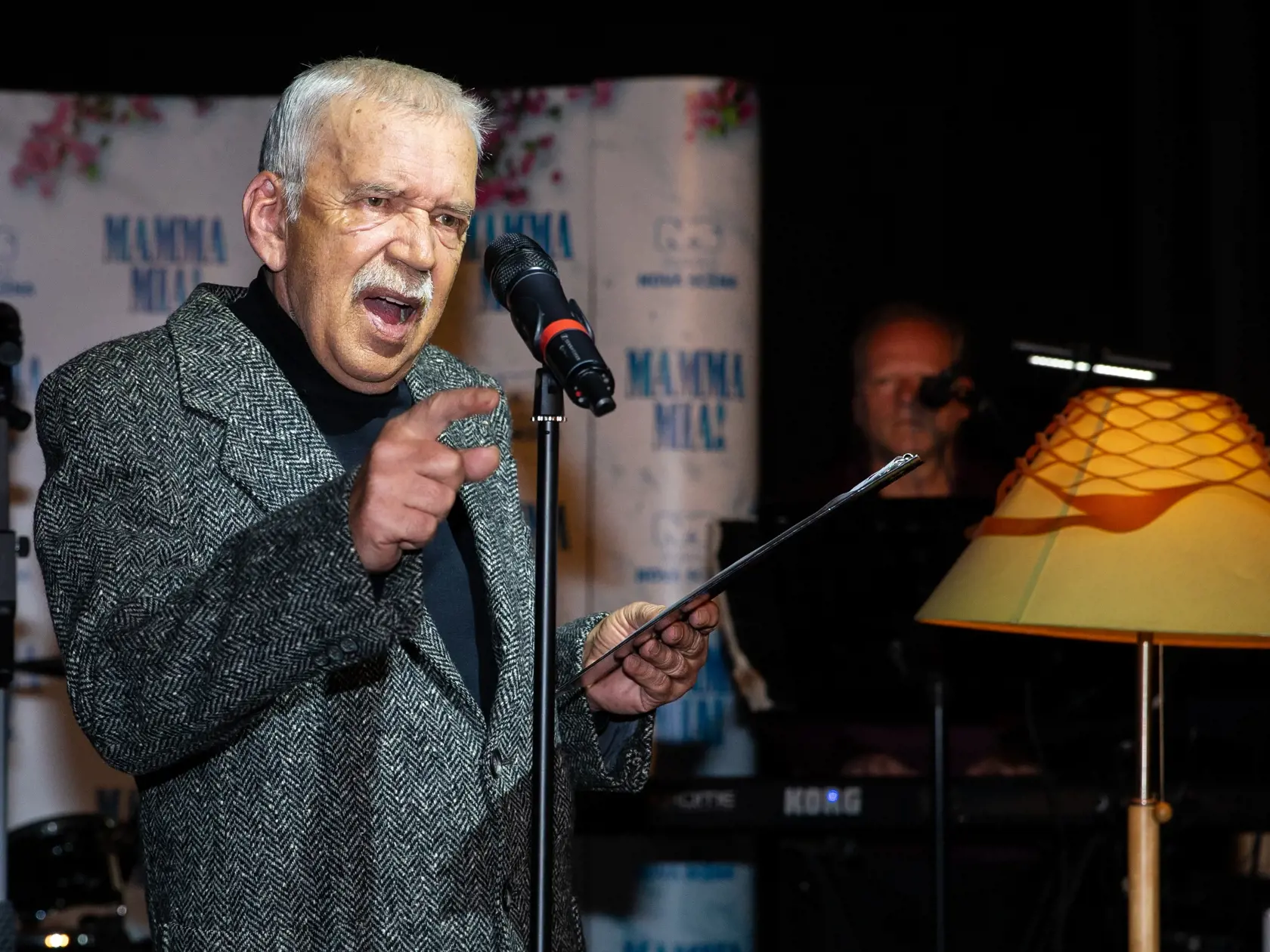 Krst knihy Martina Sarvaša s názvom "Zatiaľ toľko" v bratislavskom divadle Nová Scéna. Na snímke Dušan Kaprálik.