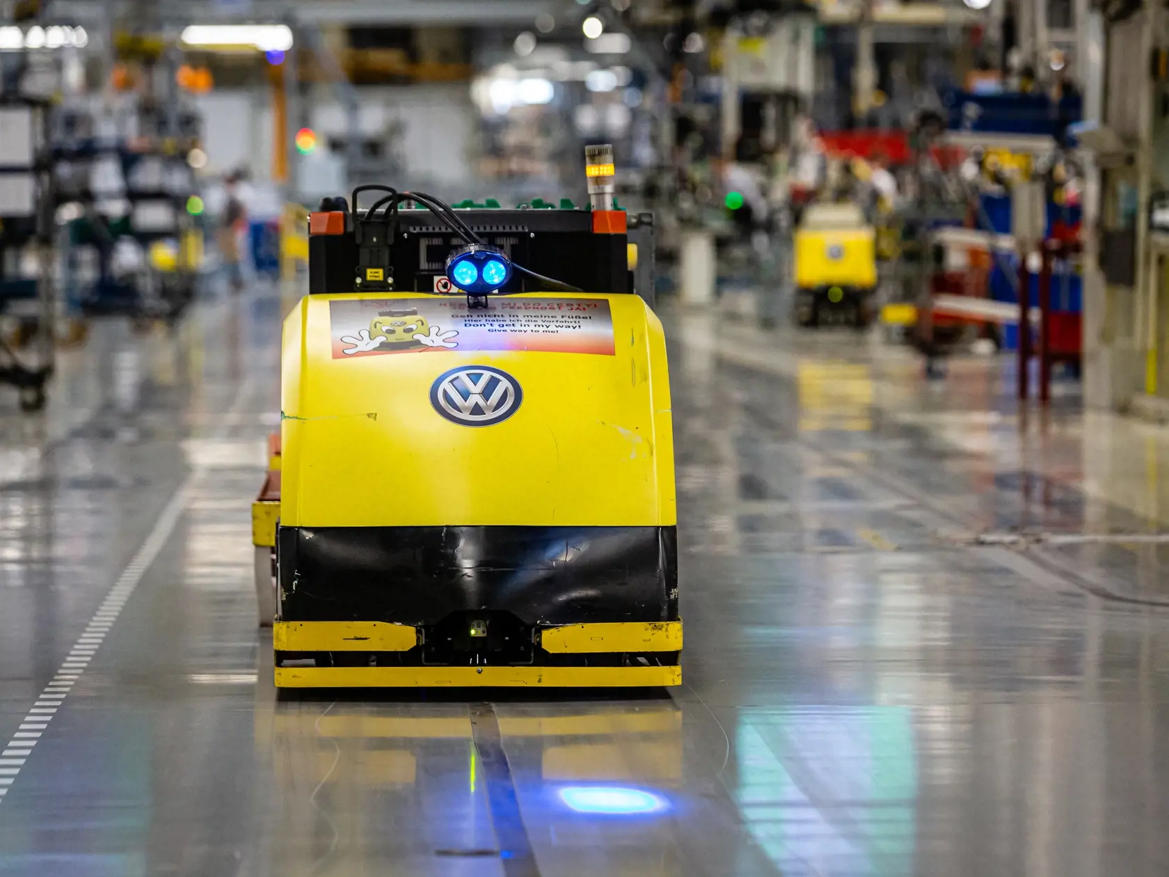 Naprieč Európou sa do októbra tohto roka predalo takmer 200–tisíc elektroáut a hybridov. Nový trend fascinuje aj čoraz viac Slovákov. Vyrábajú ich už aj u nás, dostupnejšie by mali byť aj vďaka štátnej dotácii.