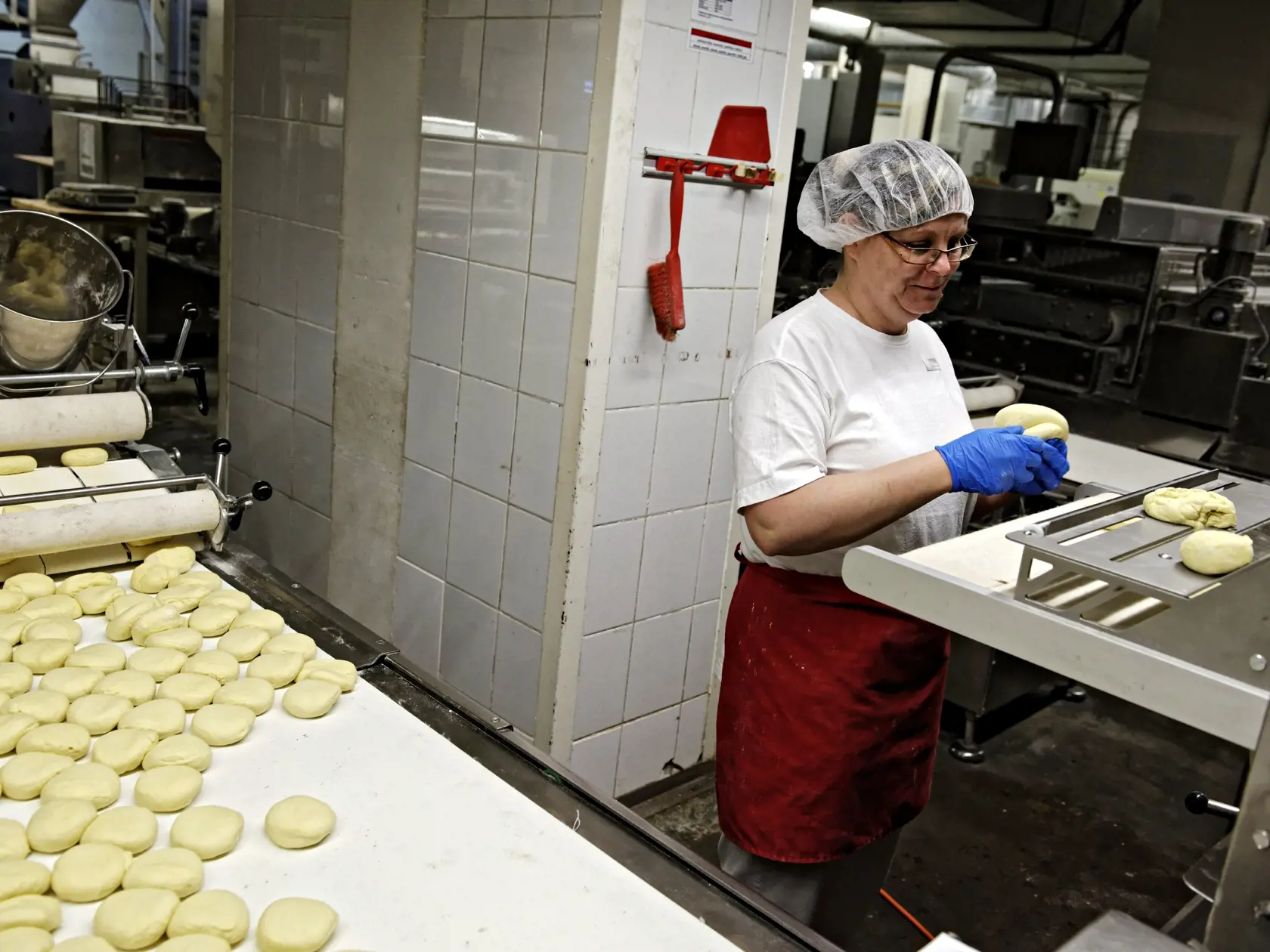 Spoločnosť Vamex je najväčšia pekáreň na východe Slovenska. Zaočkovali už 70 % zamestnancov, aby sa vyhli ďalšej vlne. Pracovníkov motivujú aj koncoročnou odmenou.