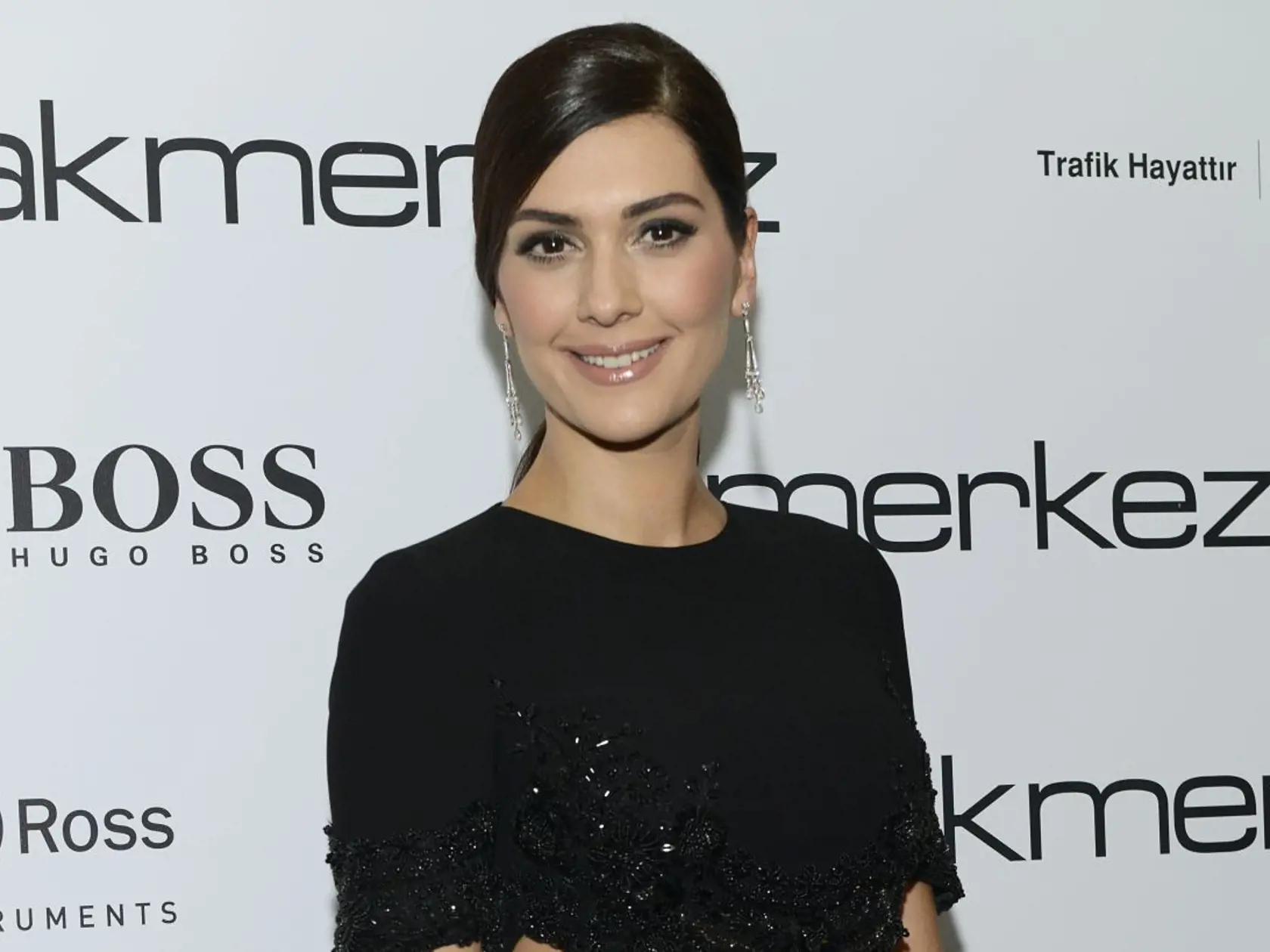 Bergüzar Korel sa preslávila vďaka tureckému seriálu Tisíc a jedna noc.