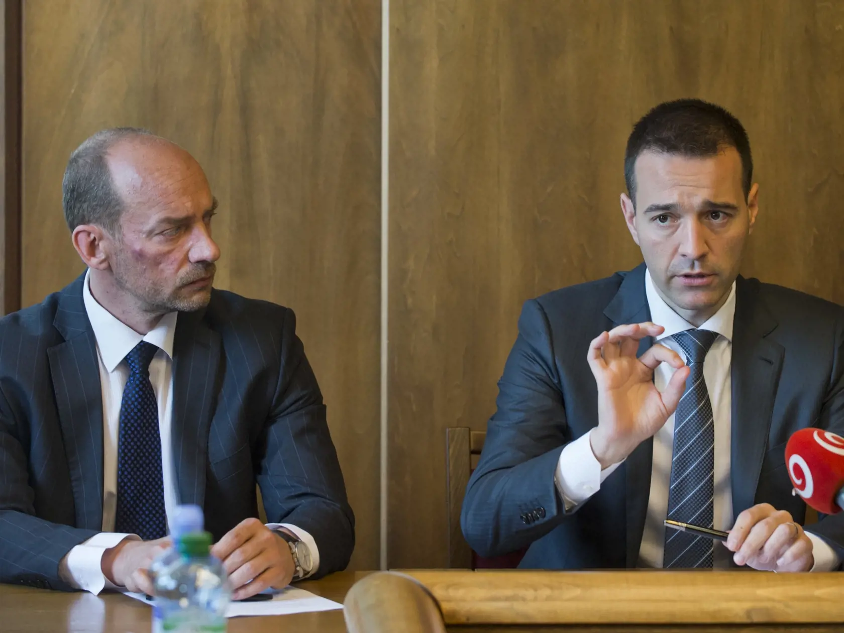 Súčasný šéf Miroslav Kočan dostal vyše 9-tisíc eur. Schválil mu ich minister zdravotníctva Tomáš Drucker.