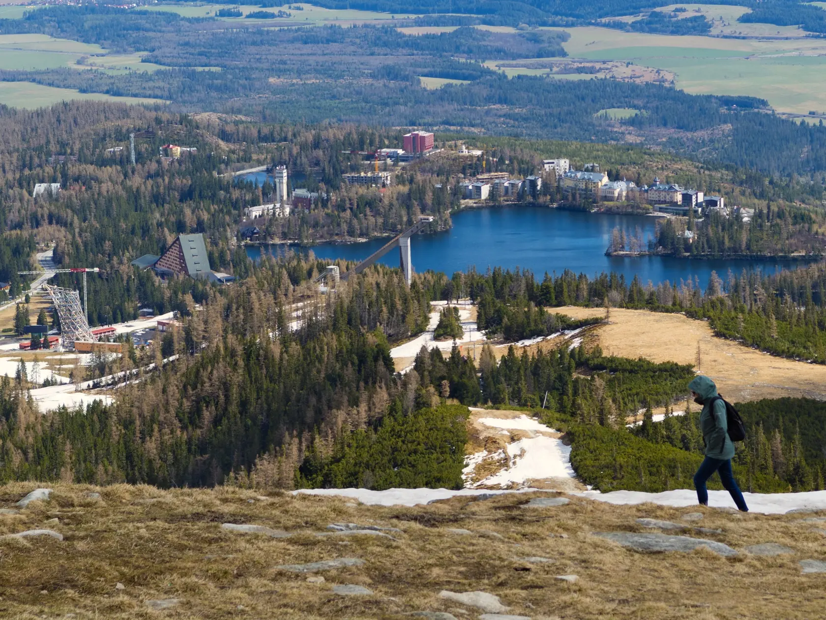 Výhľad zo Soliska na Štrbské Pleso.