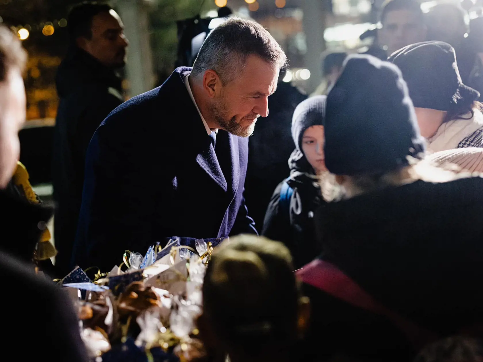 "Autorkou vianočnej pohľadnice, ktorú budem tento rok posielať do celého sveta, je Dominika zo základnej školy v Komárne," uviedol Peter Pellegrini.