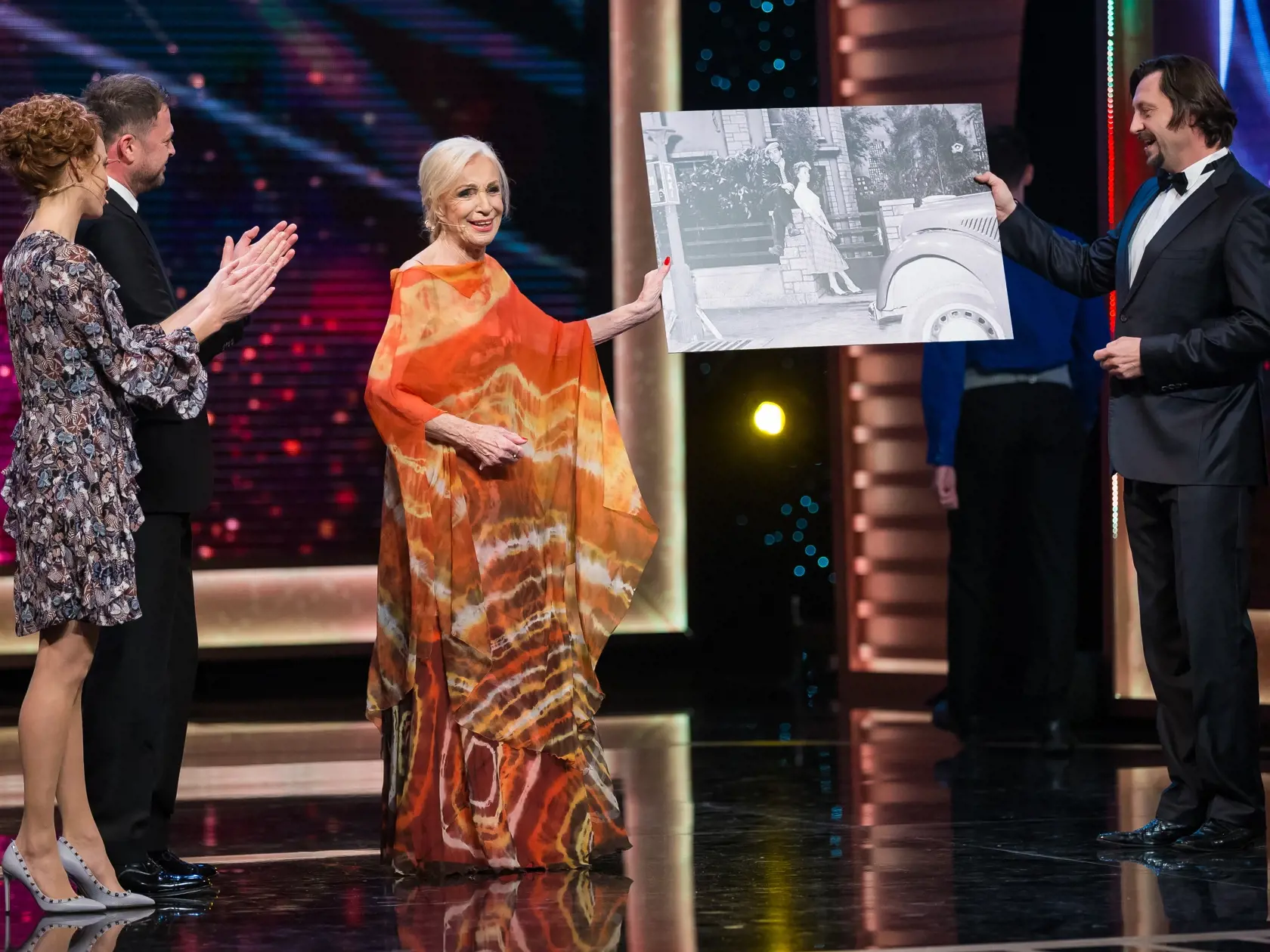 Oslava 60. vyrocia Slovenskej televizie spojena s programom a naslednym rautom v priestoroch starej budovy Slovenskeho narodneho divadla v Bratislave