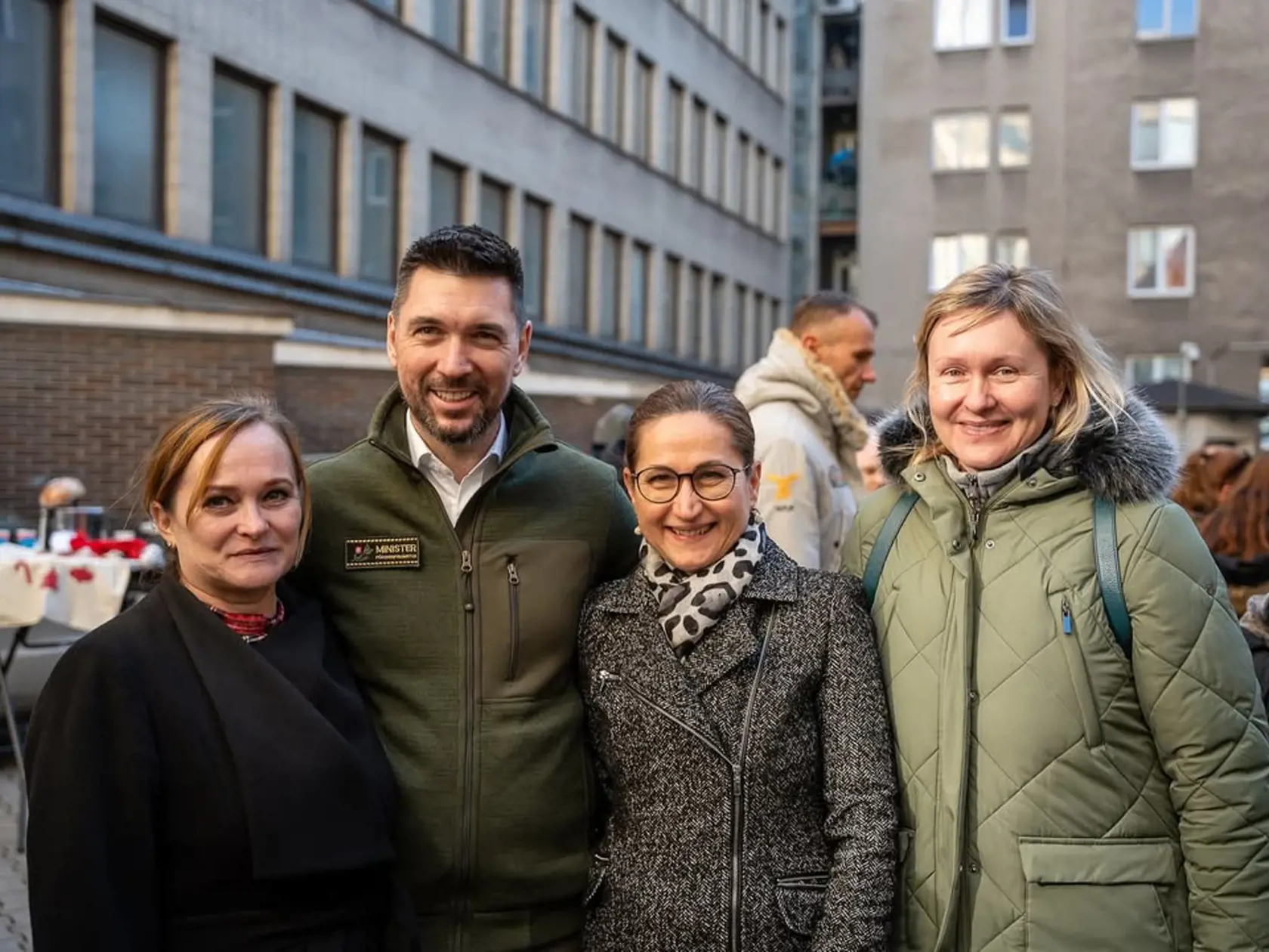 O mikulášsku nádielku mali postarané aj rodičia a zamestnanci agroministerstva. Pripravenú mali predvianočnú kapustnicu v spoločnosti ministra pôdohospodárstva Richarda Takáča (Smer) a premiéra Roberta Fica (Smer).