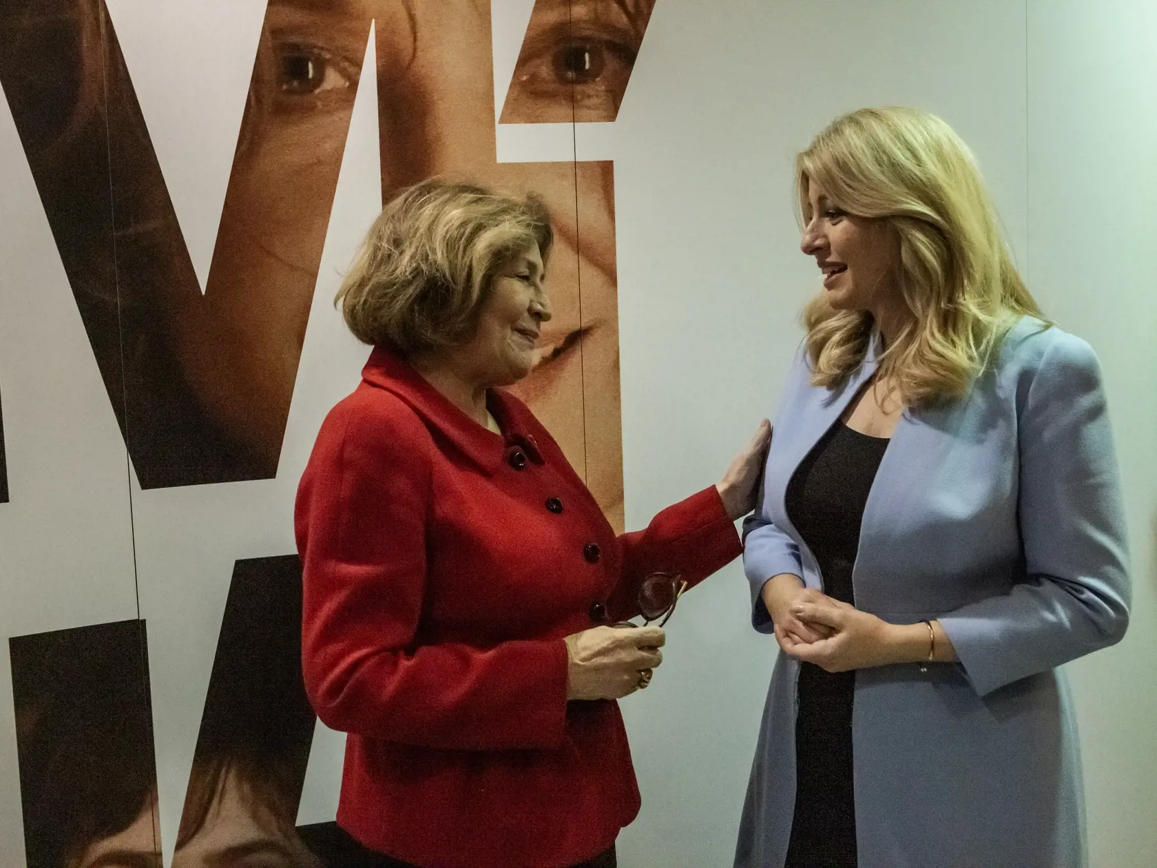 Slávnostná premiéra celovečerného filmu Emília. Na snímke Emília Vášáryová a prezidentka Zuzana Čaputová.