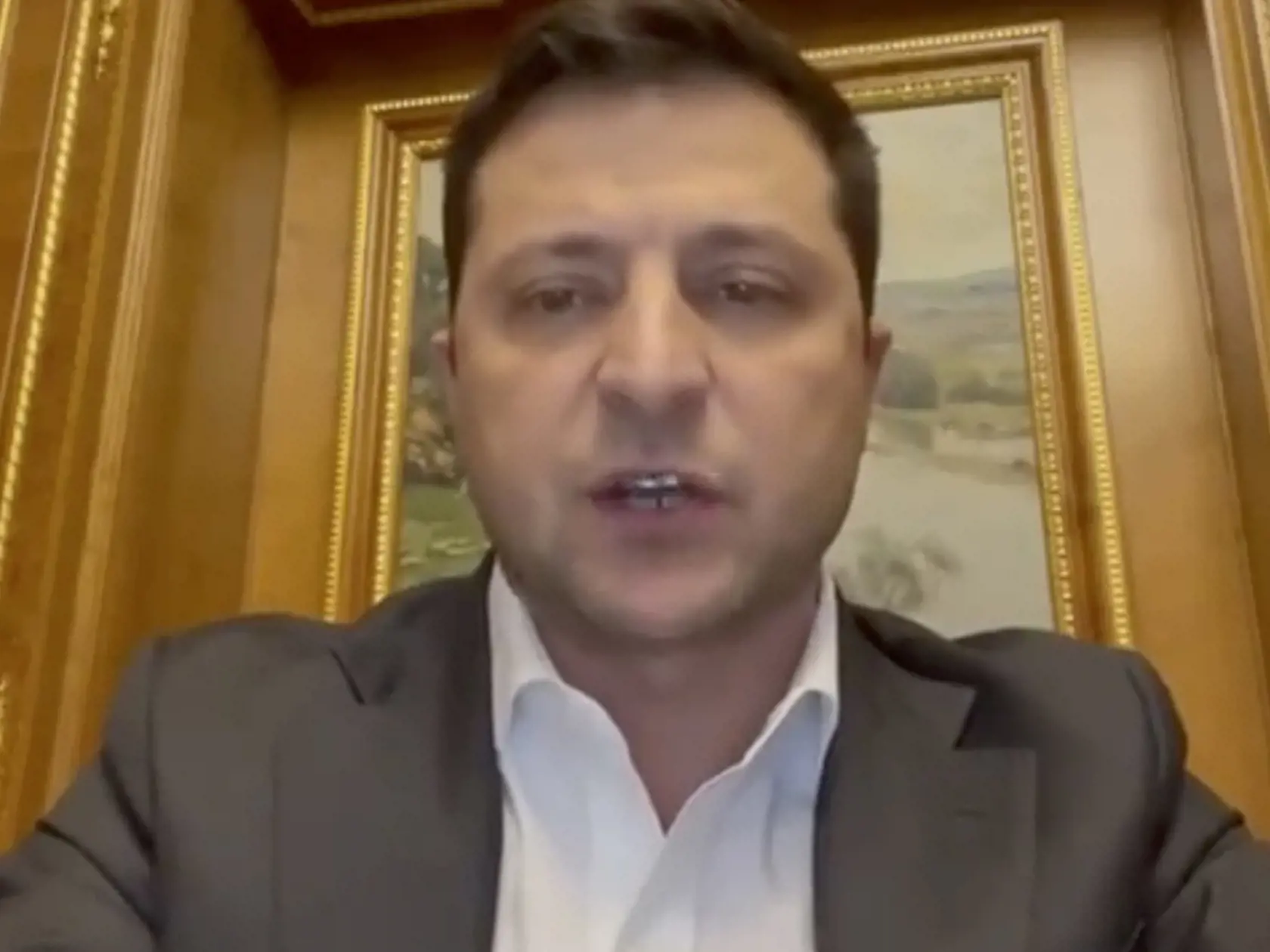 "Teraz je naozaj potrebné nejakým spôsobom zastaviť ten konflikt. Je to hrozné, my sme sa rozprávali s ľuďmi z Kyjeva, bolo tam aj malé štvorročné dievčatko. Neuvedomovala si to ešte, ale neviem si to vôbec predstaviť u nás," dodal o situácii na Ukrajine Babiš.