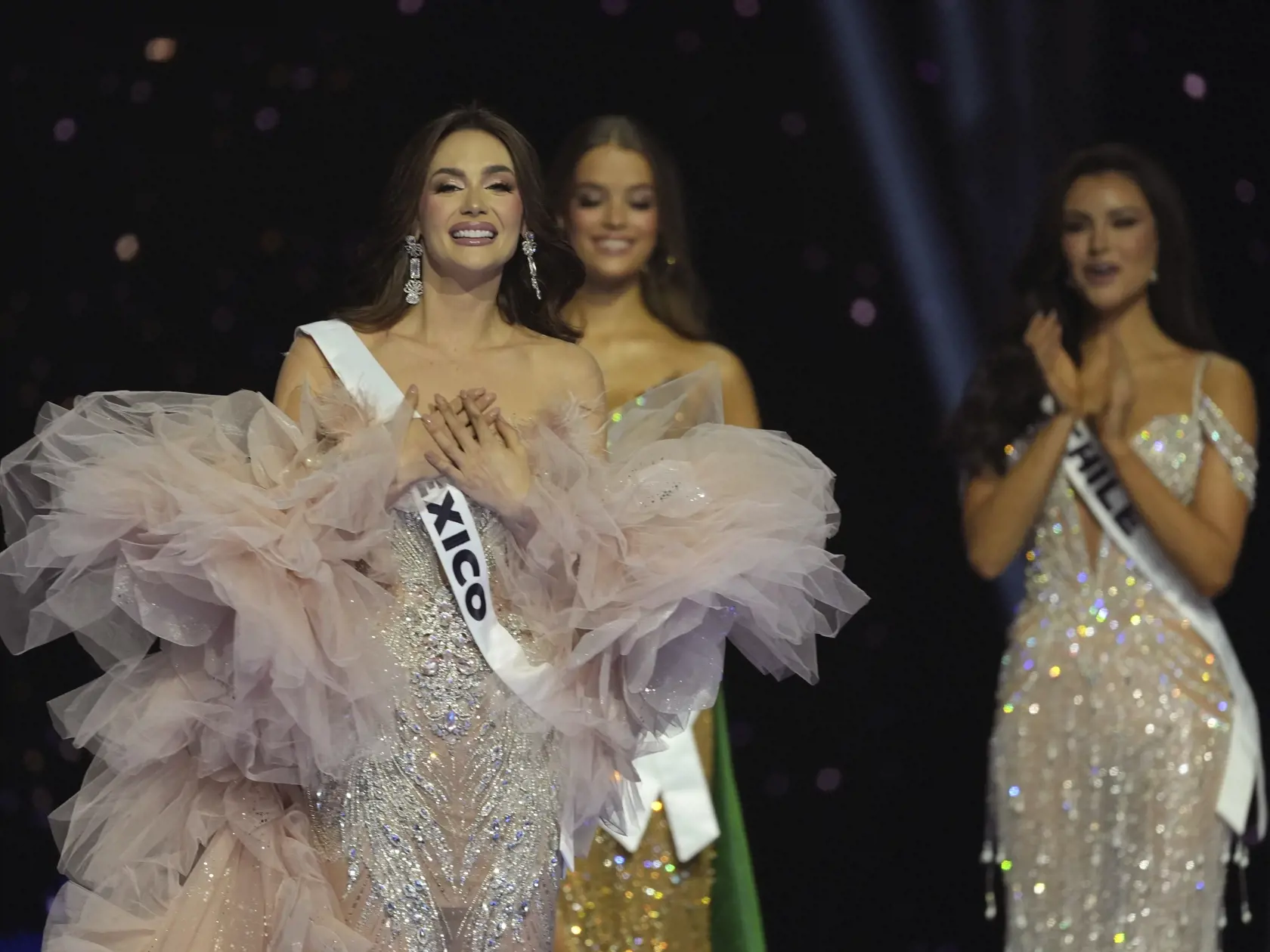 KK21 Mexiko - Miss Mexiko Maria Fernanda Beltranová počas 73. ročníka súťaže krásy Miss Universe v mexickej metropole v sobotu 16. novembra 2024.  FOTO TASR/AP
Miss Mexico MarĂ­a Fernanda BeltrĂˇn competes during the final round of the 73rd Miss Universe Beauty Pageant in Mexico City, Saturday, Nov. 16, 2024. (AP Photo/Fernando Llano)