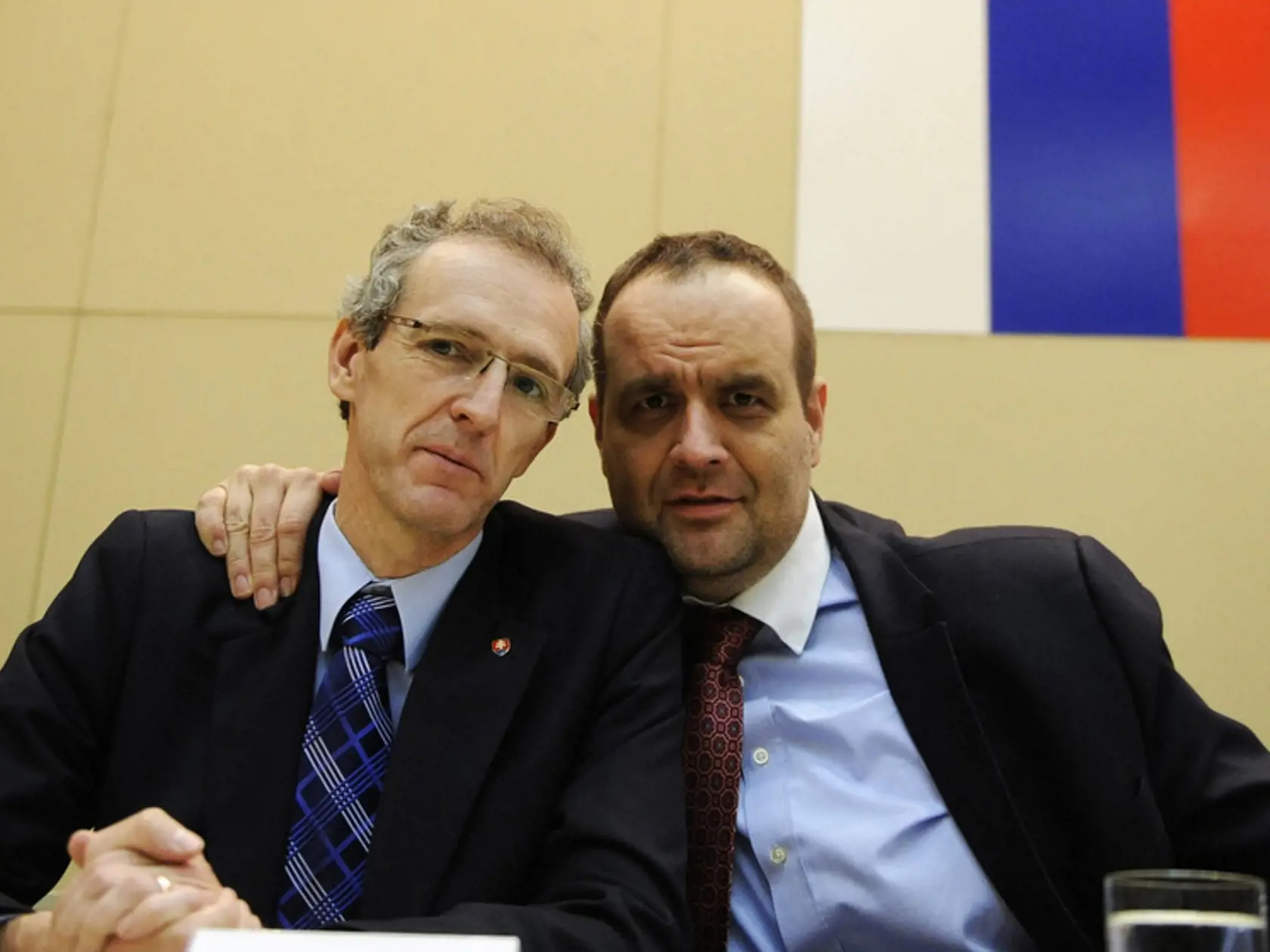 Ivan Štefanec je na snímke s predsedom strany Pavlom Frešom.
