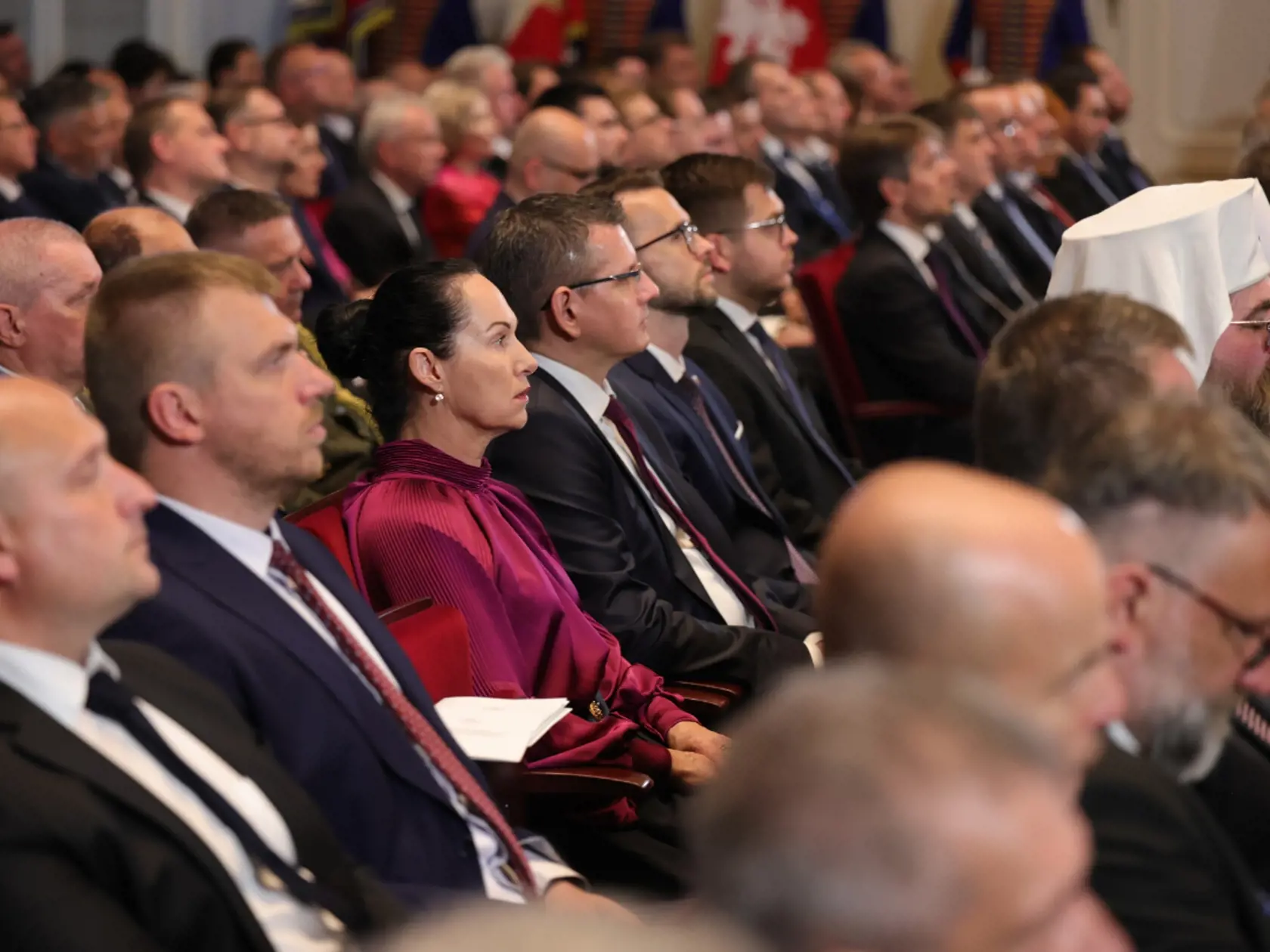 Podpredseda Národnej rady (NR) SR Peter Žiga (Hlas-SD) otvoril slávnostnú schôdzu parlamentu, na ktorej Peter Pellegrini zloží prezidentský sľub a ujme sa funkcie prezidenta SR.