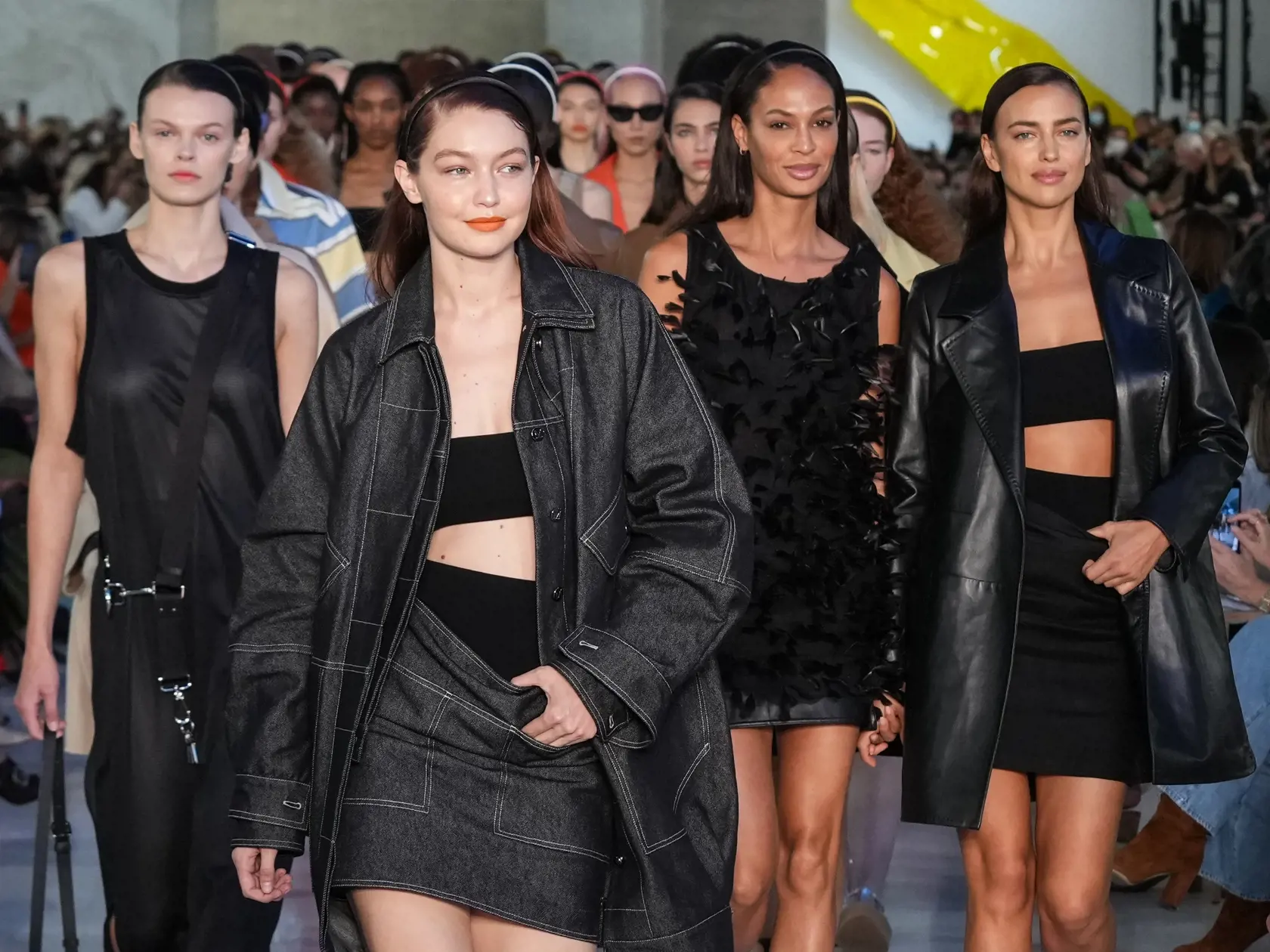 Max Mara - Runway - Milan Fashion Week - Spring / Summer 2022
