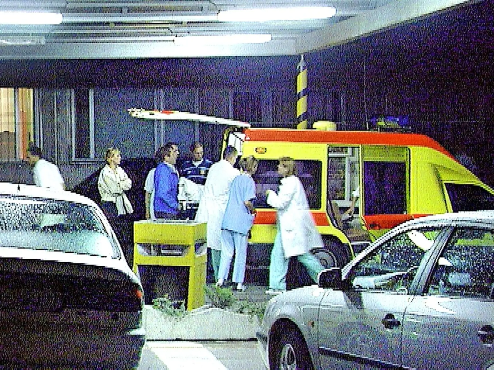 Bývalého prezidenta Schustera najskôr zachraňovali na Slovensku, potom jeho rodina rozhodla o prevezení do Rakúska.