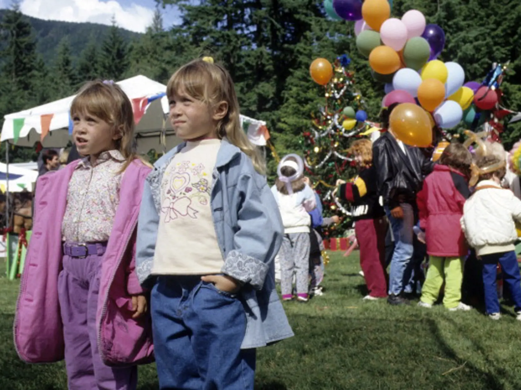 Dvojičky Mary-Kate a Ashley Olsen začali svoju hereckú kariéru už ako bábätká.