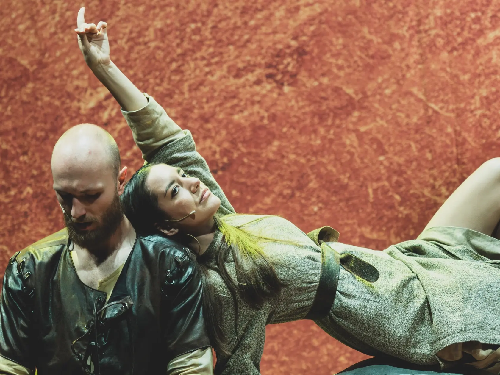 Barbora Bezáková a jej partner František Maňák v predstavení jihlavského divadla Macbeth.