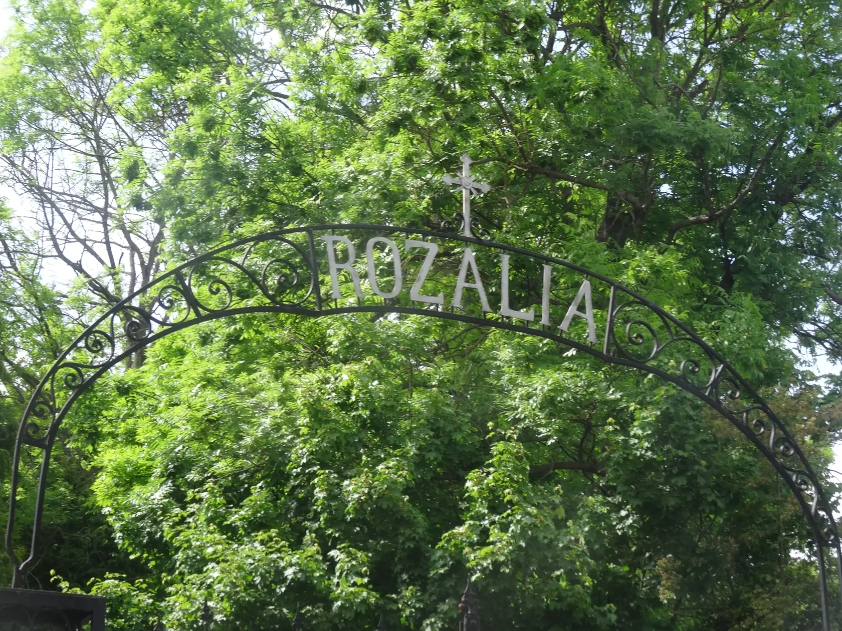 Vstup do cintorína.