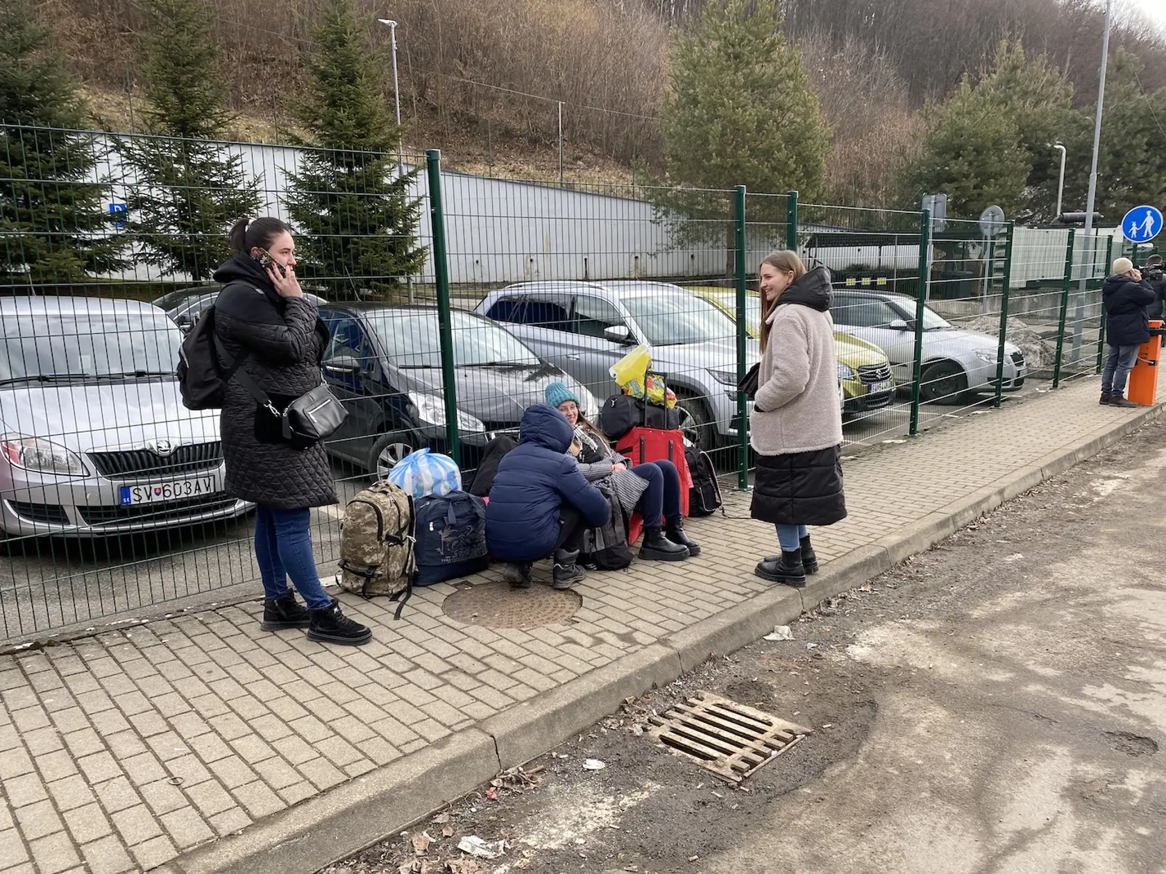 Cez hraničný slovensko-ukrajinský priechod v Ubli (okres Snina) denne prúdi množstvo utečencov, ktorí utekajú z Ukrajiny po ruskej invázii.