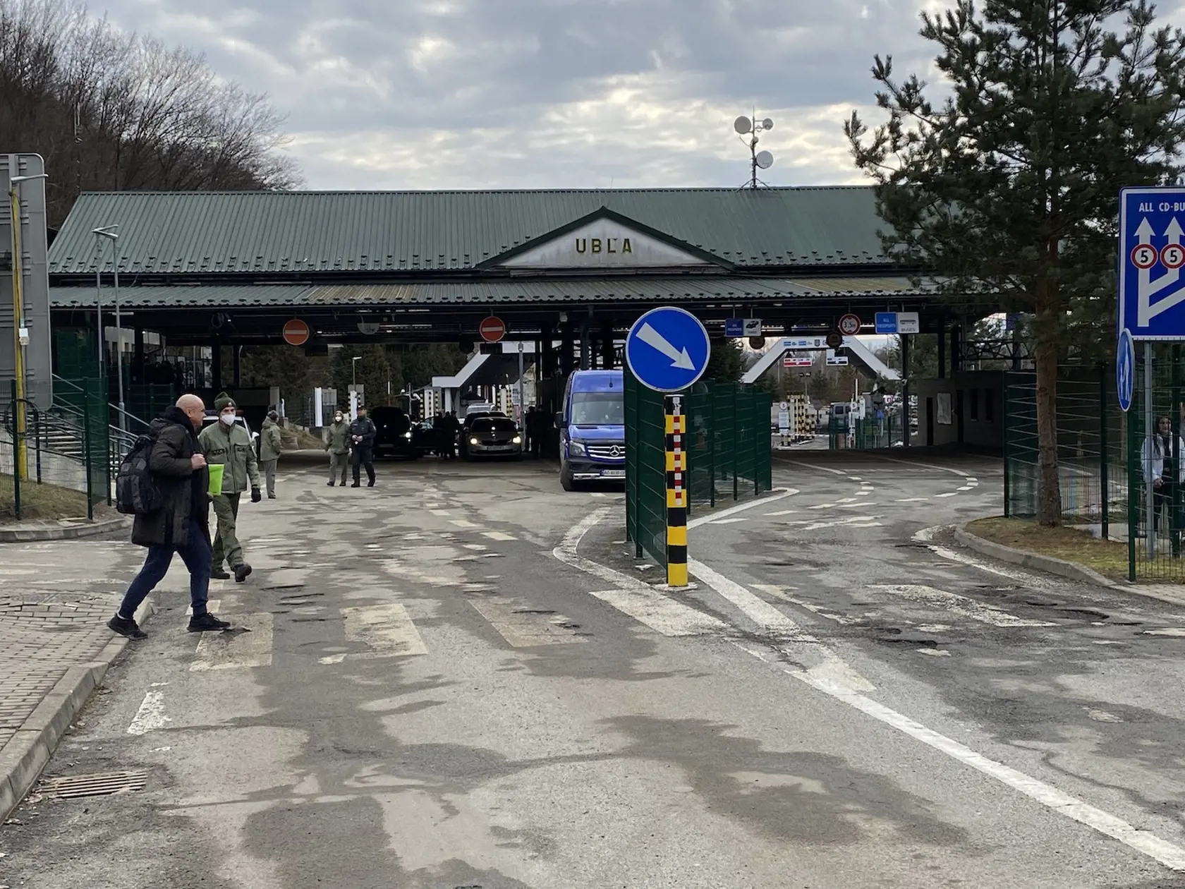 Cez hraničný slovensko-ukrajinský priechod v Ubli (okres Snina) denne prúdi množstvo utečencov, ktorí utekajú z Ukrajiny po ruskej invázii.