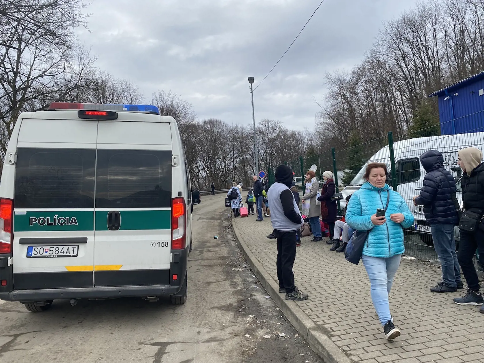 Cez hraničný slovensko-ukrajinský priechod v Ubli (okres Snina) denne prúdi množstvo utečencov, ktorí utekajú z Ukrajiny po ruskej invázii.